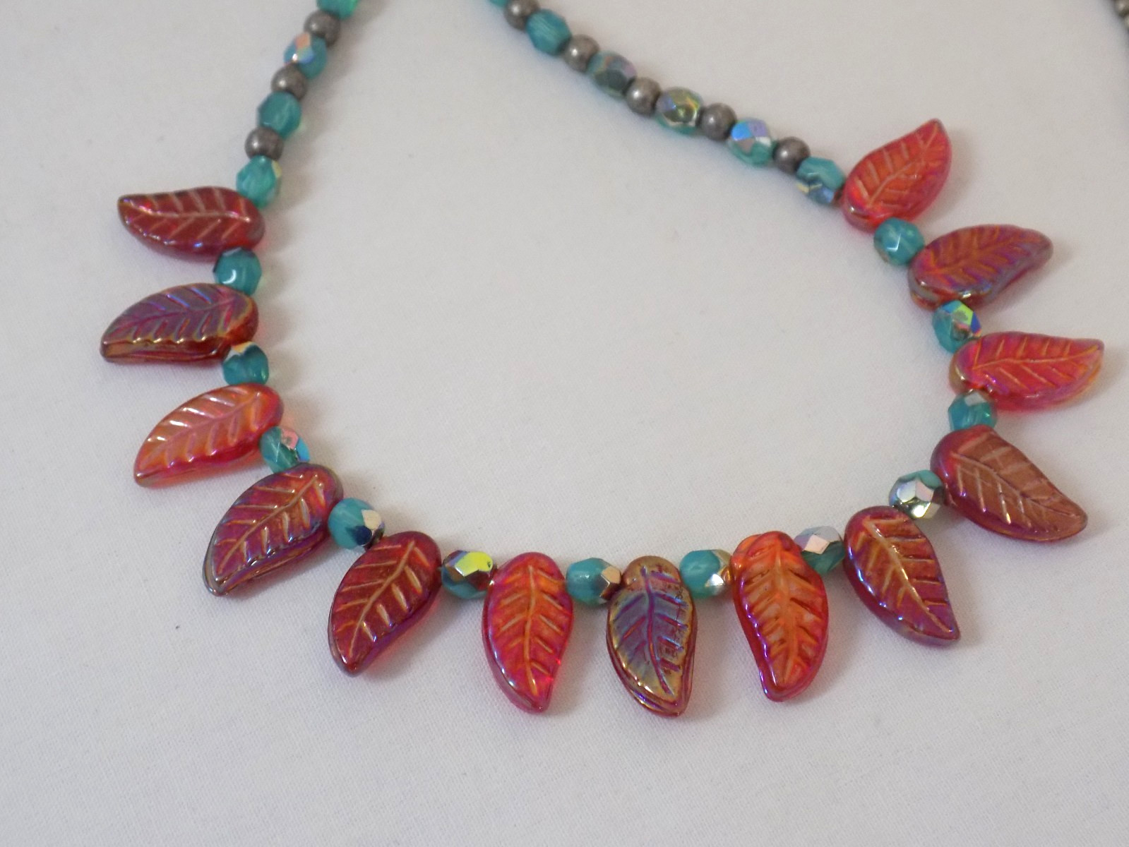 Vintage 1960s-70s AB Red/Turquoise Blue Glass & Silver Tone Metal Bead Necklace