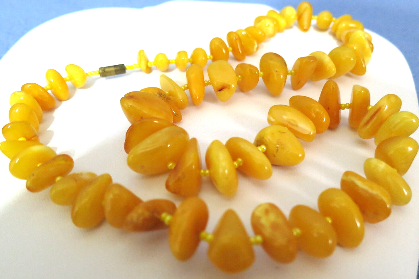 Vintage Baltic Amber Resin Beads Necklace Butterscotch Honey Amber 22″ 35 Grams