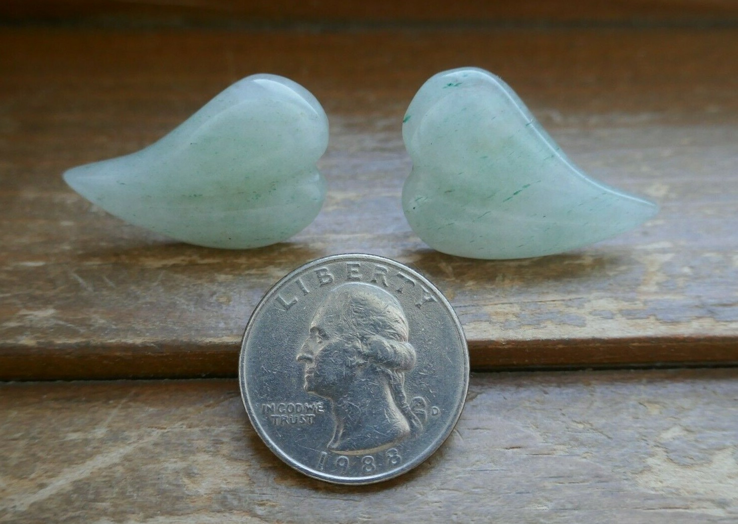 VTG 1980s Green Aventurine 30mm Curved Heart Shaped Pierced Earrings 1 + 1/8″ L