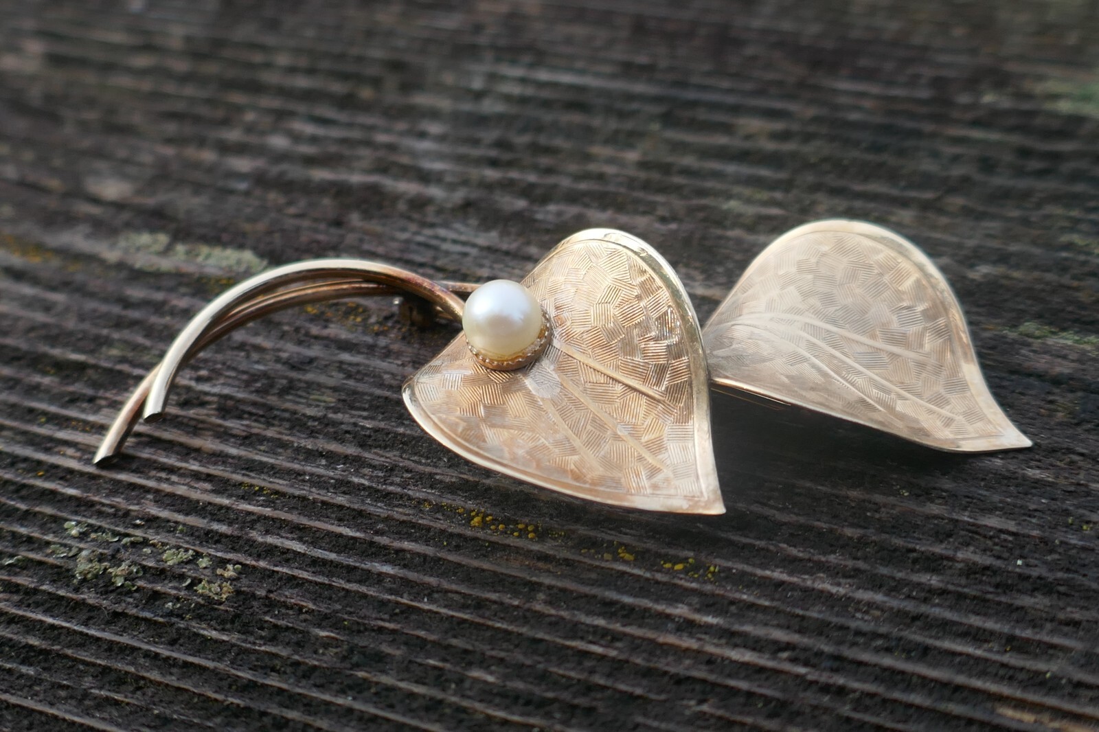 Vintage Winard 12k Yellow Gold Filled & 5.3mm Pearl Leaf Designed Brooch / Pin