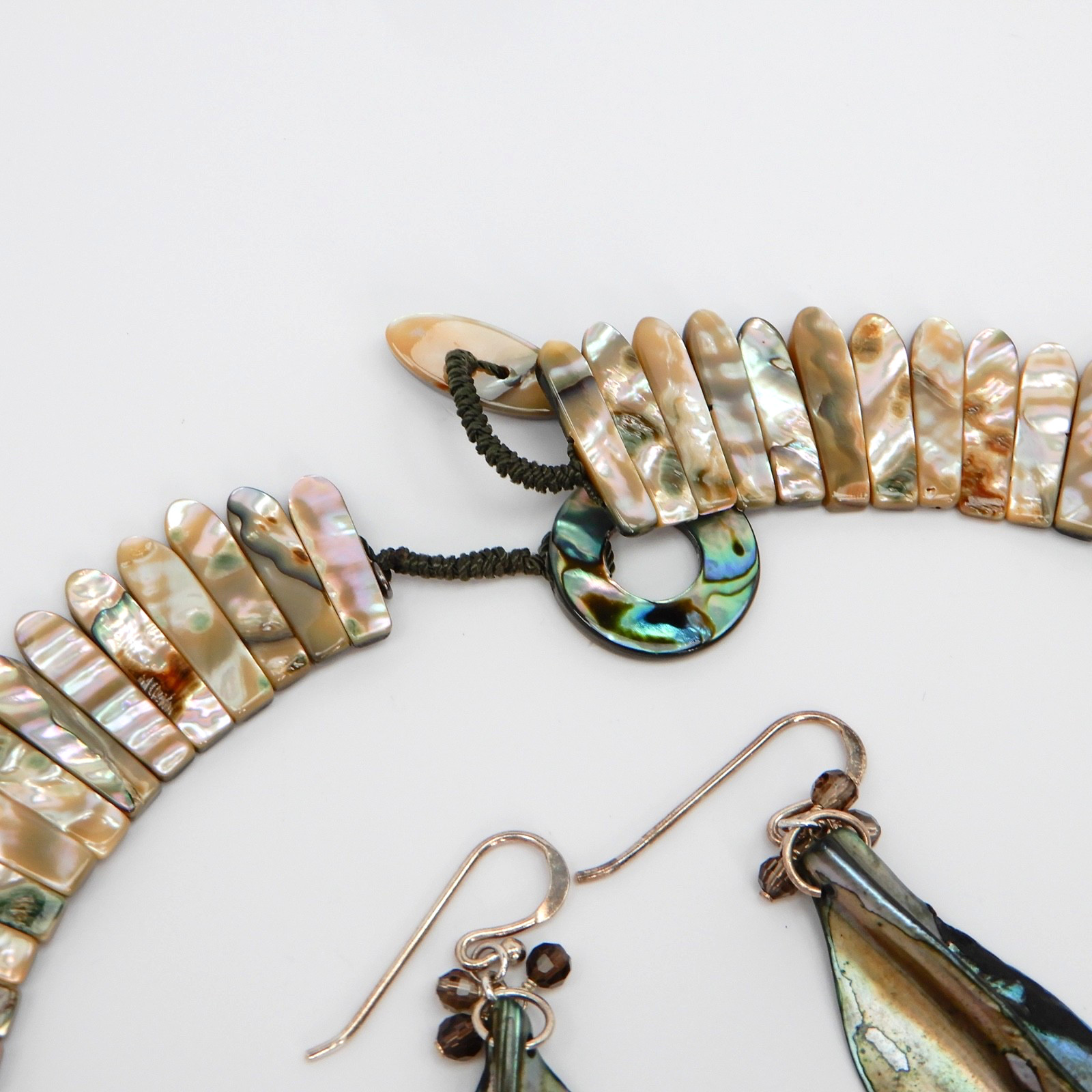 SAJEN Abalone Mother-of-Pearl MOP Necklace Reversible Choker Graduated Spike Bib
