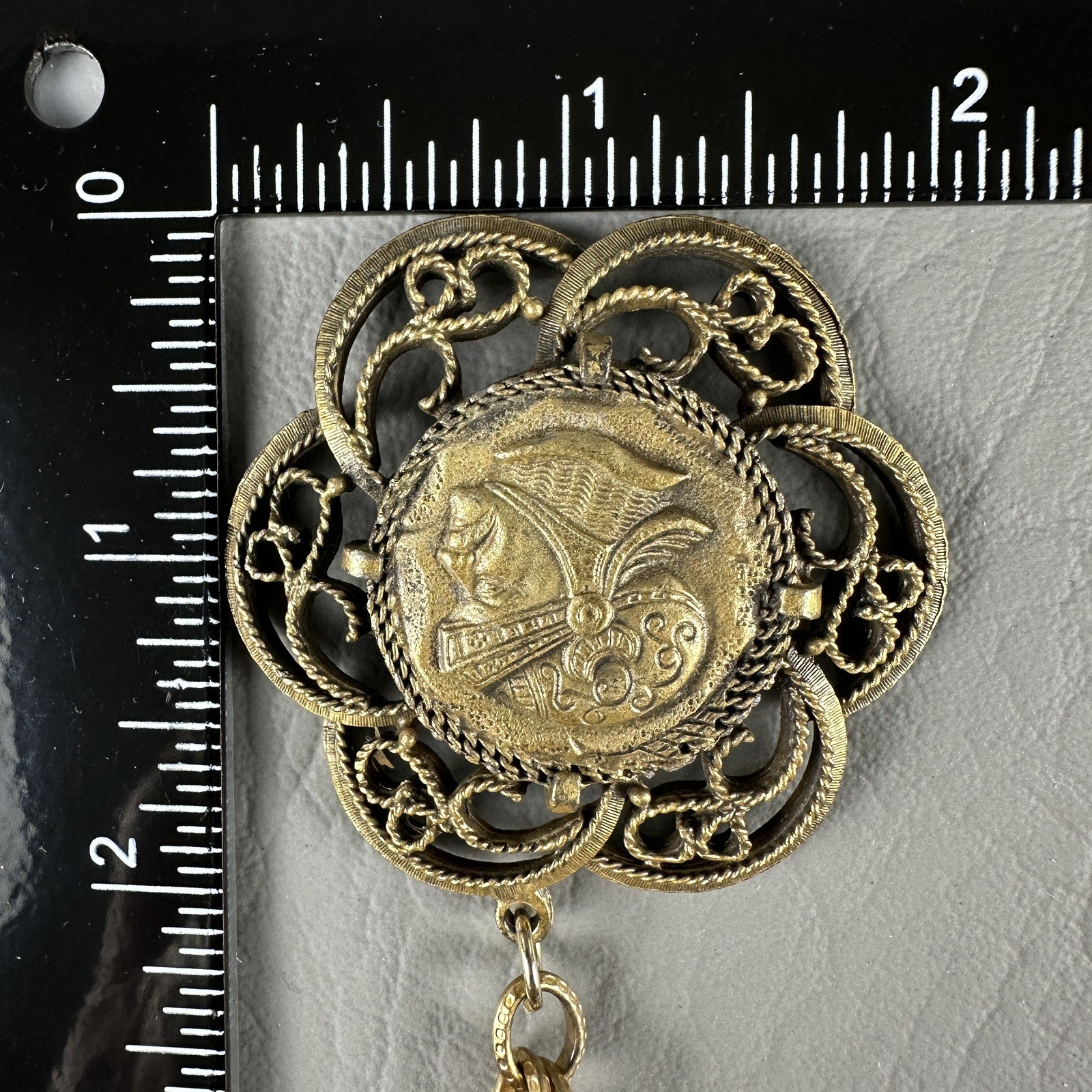 Vintage Medallion Necklace Gold Tone Coin Filigree Pendant Heraldic 35″