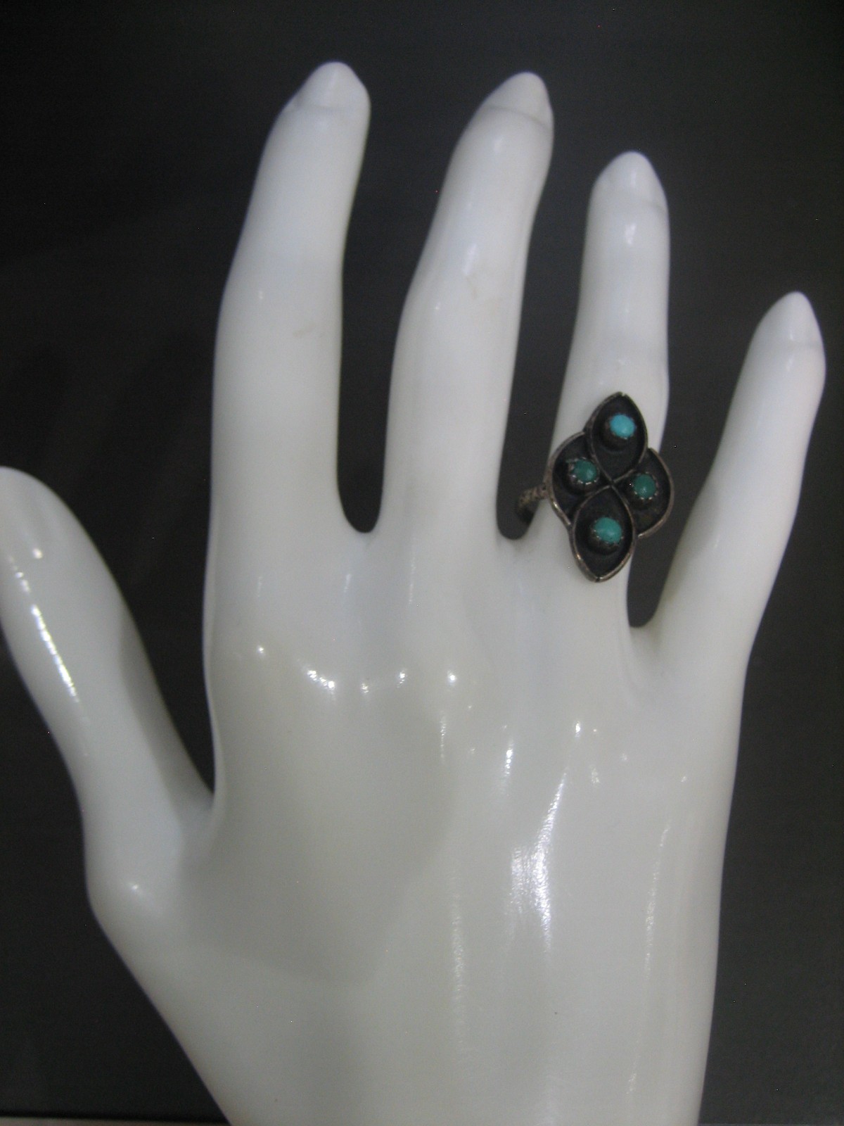 VINTAGE SOUTHWESTERN STERLING SILVER TURQUOISE BEAD RING SIZE 4.25