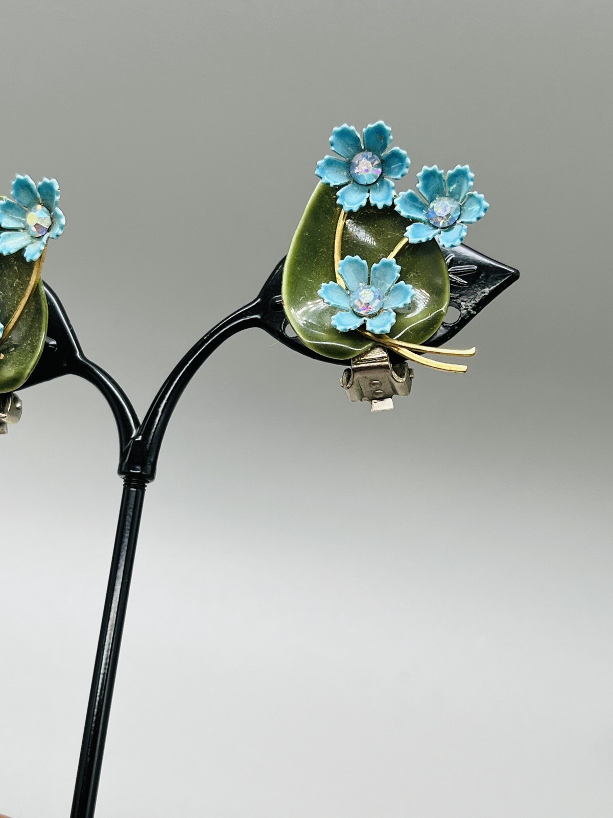 1971 Sarah Coventry Daisy Time Demi Parure Clip-on Earrings 1.25″ pl03