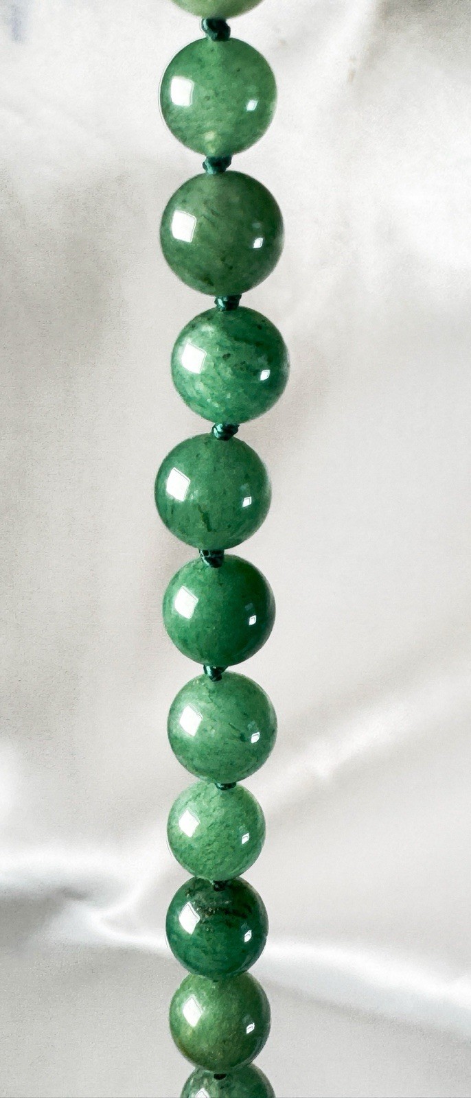Vtg GREEN JADEITE JADE BEADED NECKLACE 6.8mm width 20” long 36.34 grams MINT