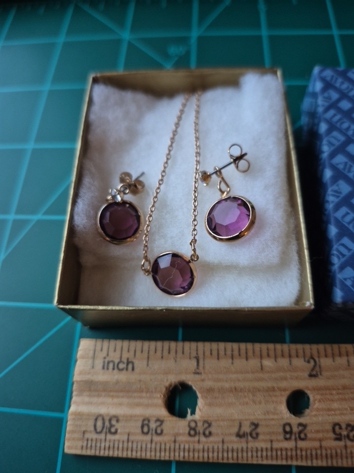 Vtg 1979 Avon Faceted 17” Burgundy Wine Necklace And Convertible Earrings
