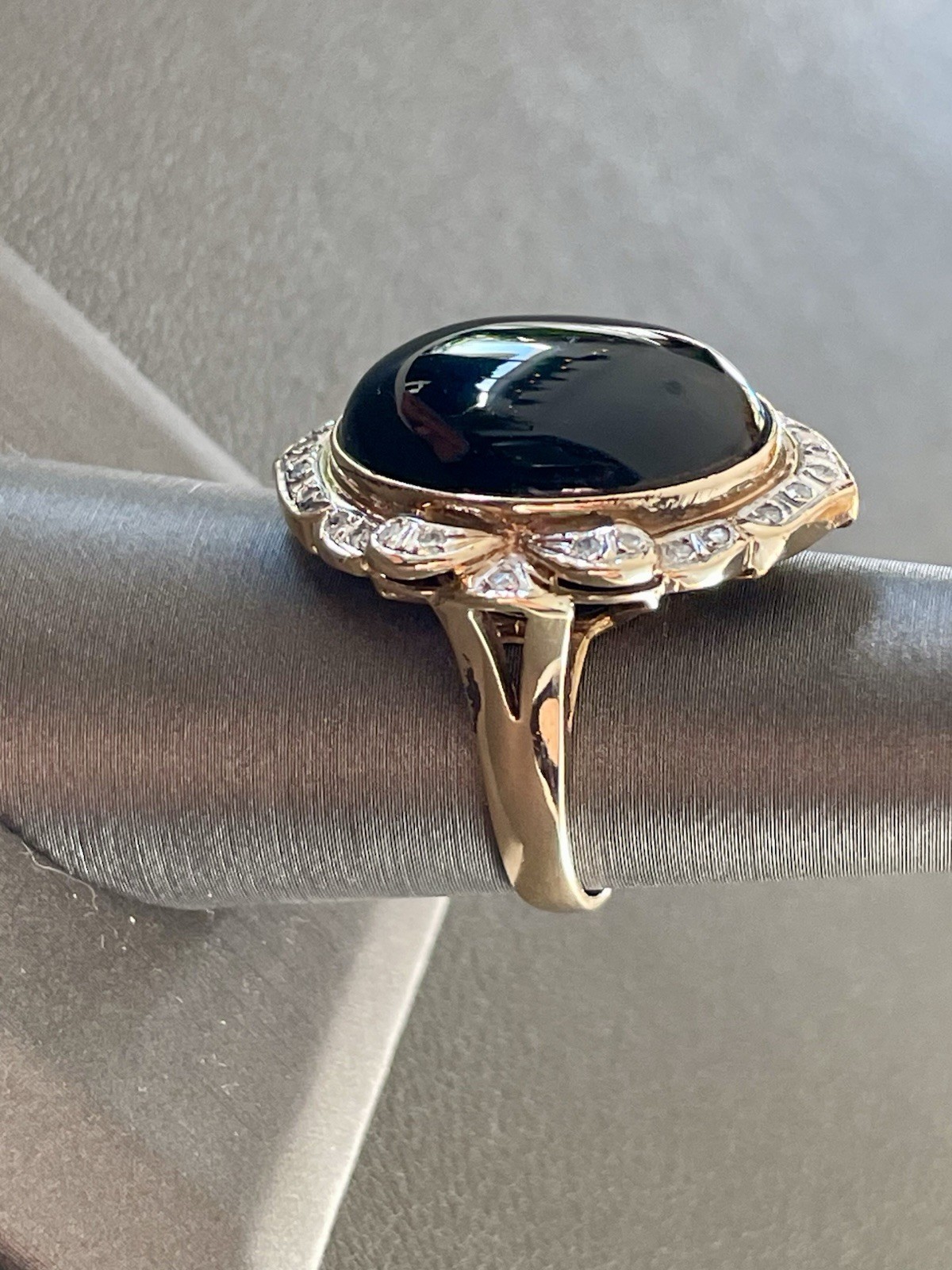 14KT Yellow/White Gold Black Onyx And Diamond Ring. Size 7.5 (Q292)