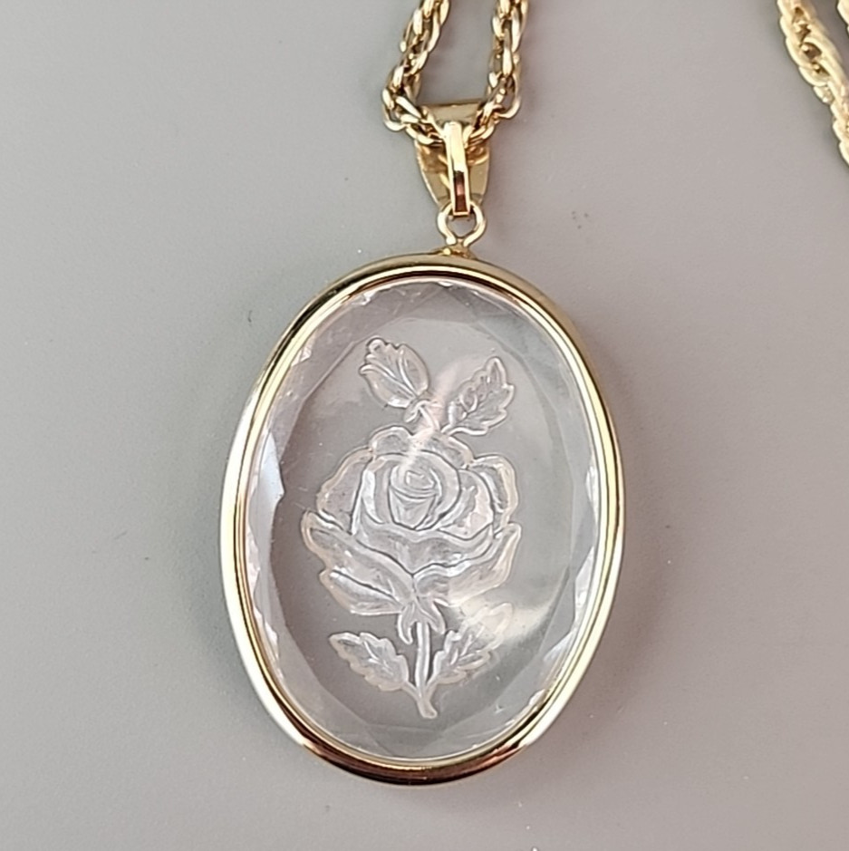 Vintage Intaglio Necklace Clear Lucite Flower Gold Tone Aubrey Creations 24″