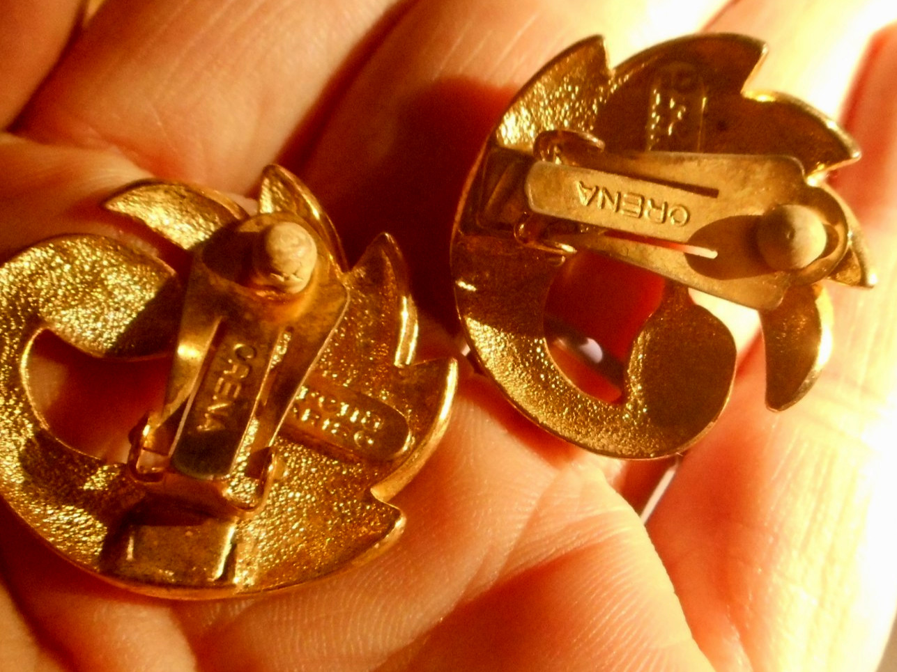 Vintage Orena Paris Red Enamel Gold Tone Swan Clip On Earrings 1″