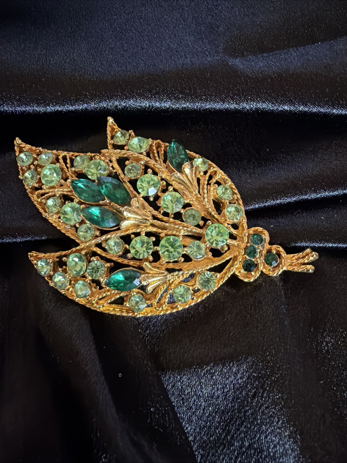 Vintage Large Lime Green Green Rhinestone Art Glass Brooch Uranium Glass