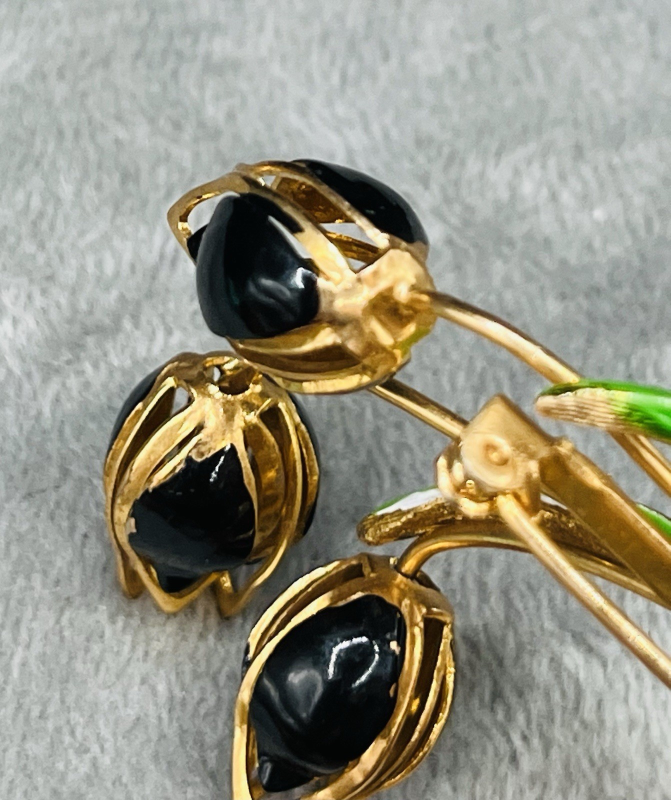 Vintage Black Enamel Moving Tulip Mid Brooch 3-D Bouquet Gold tone 2.5”