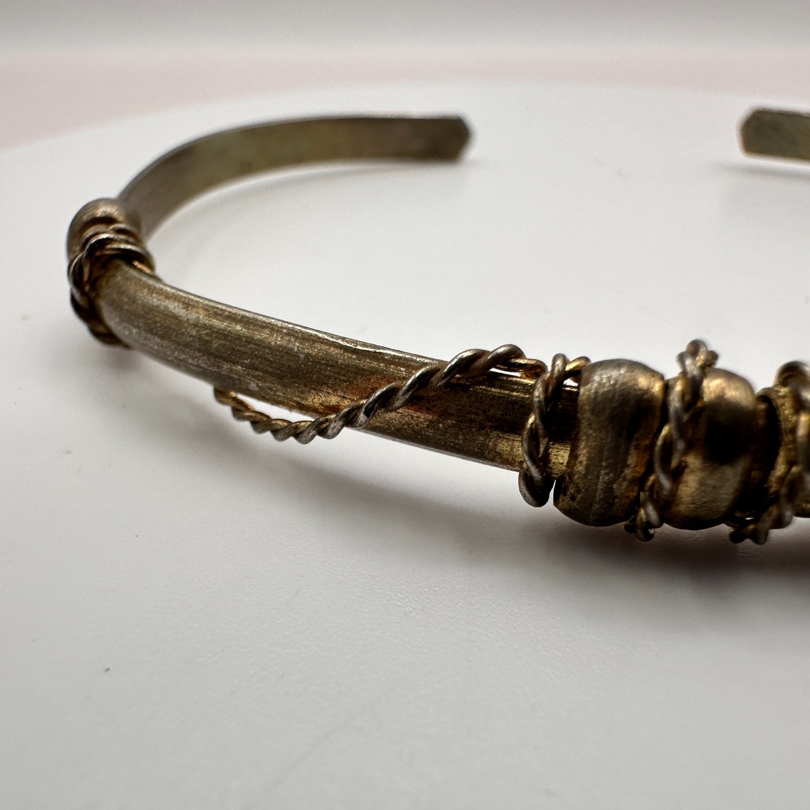 Vintage Y2K Twisted Wire Wrapped Bracelet Retro Women’s Classic Fashion Jewelry