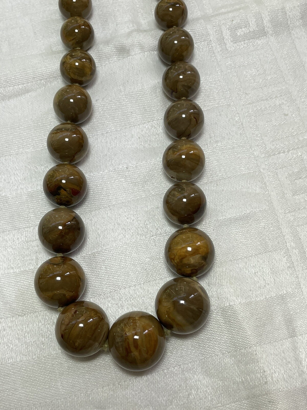 VINTAGE Hand Knotted AGATE Graduated Stone Bead NECKLACE w/ SILVER CLASP 17.5″