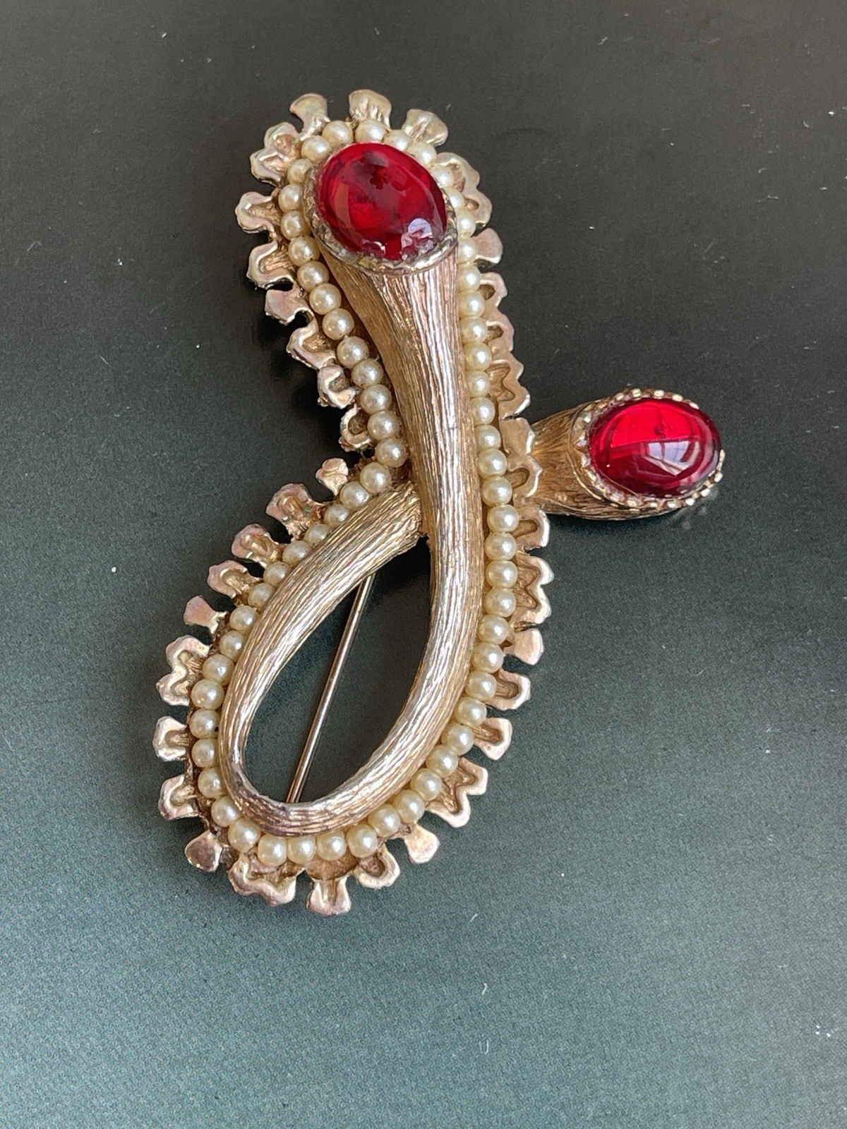 Vintage Red Glass Cabochon Ribbon Unmarked 1950s