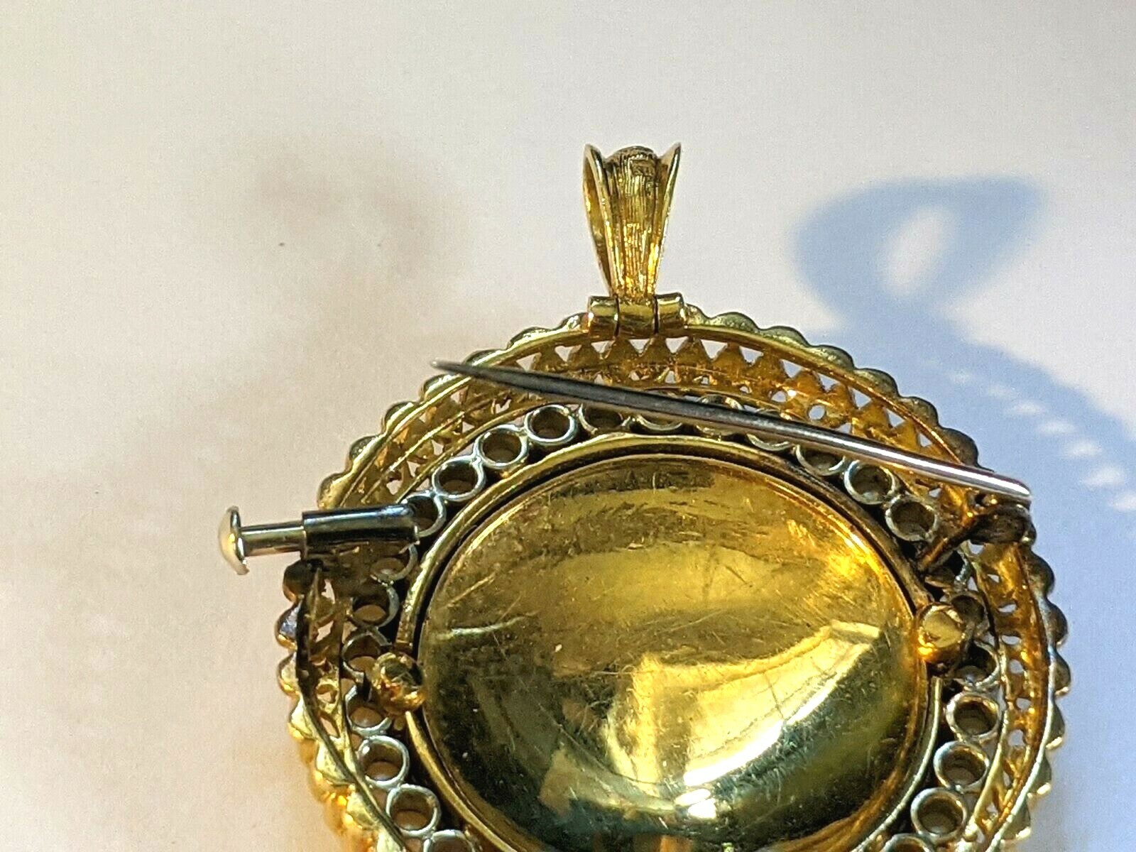 18K 750 Solid Yellow Gold Painted Roses w/ Pearls Brooch Pendant (16.45g) 1.25″