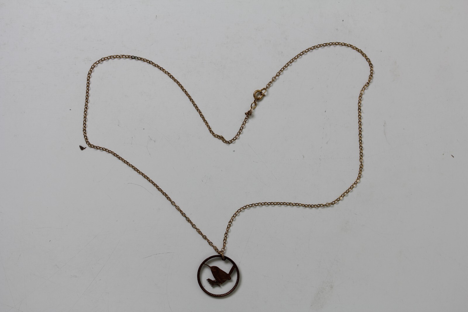 VINTAGE GOLD FILLED CHAIN LINK NECKLACE 17.75″ KIWI CUT OUT COIN PENDANT LAYER