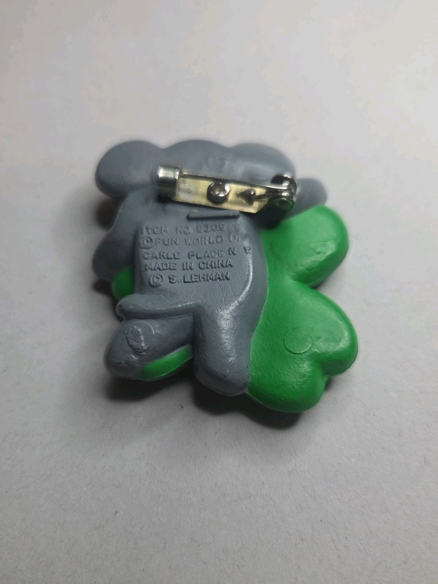 Vintage Fun World Luck Of The Irish St Patrick’s 2″ Brooch Pin Jewelry Mouse