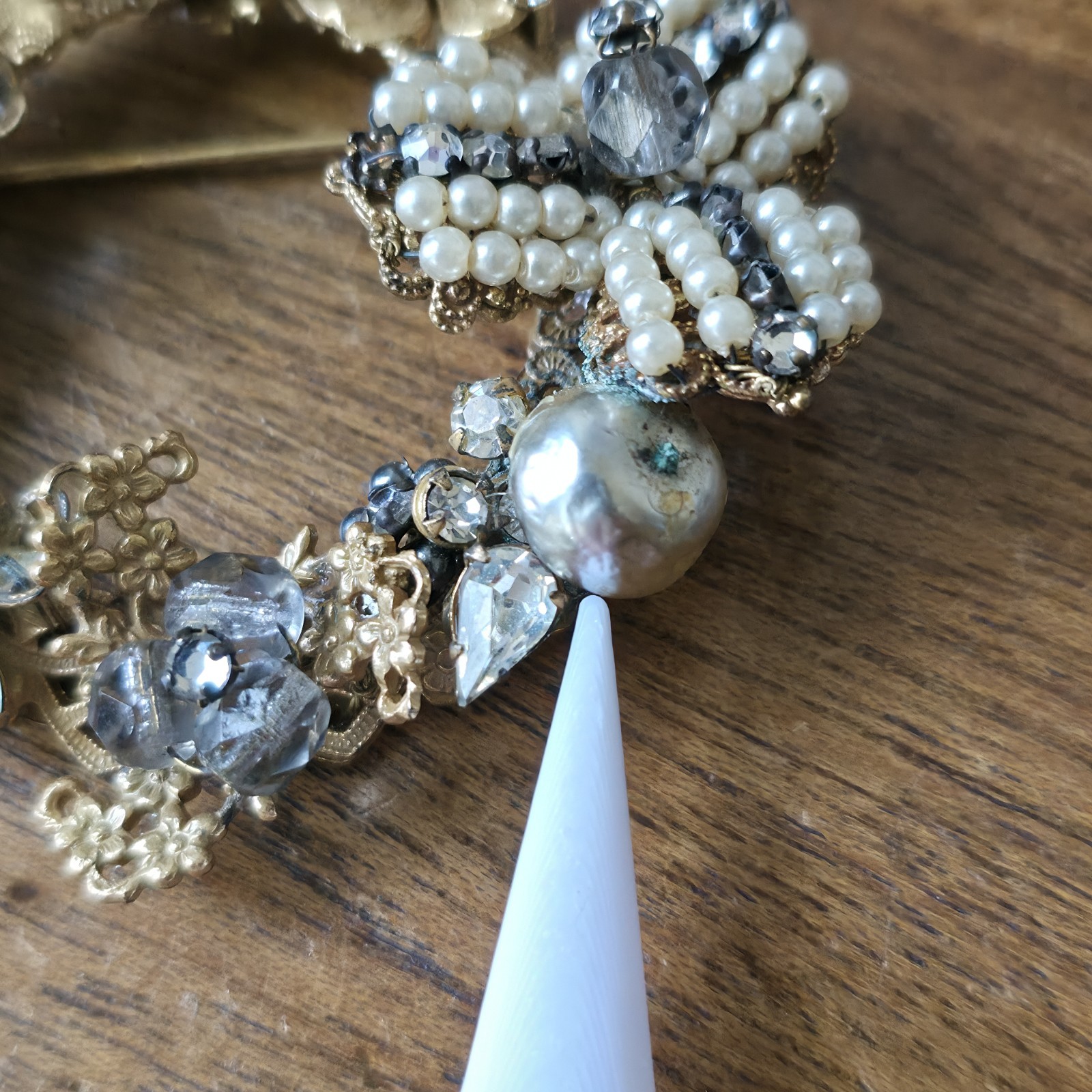 Vinatge Original By Robert Brooch Faux Pearl Gray Smokey Stones Gold Tone READ