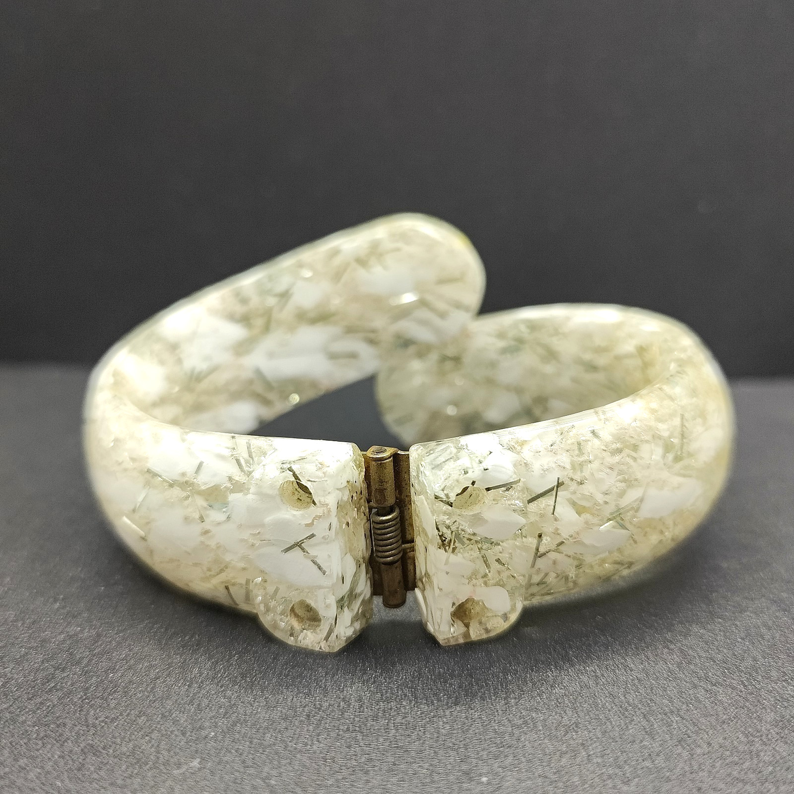 Vintage MCM 1950s Bypass Hinged Clamper Lucite Bracelet White Sparkly Confetti