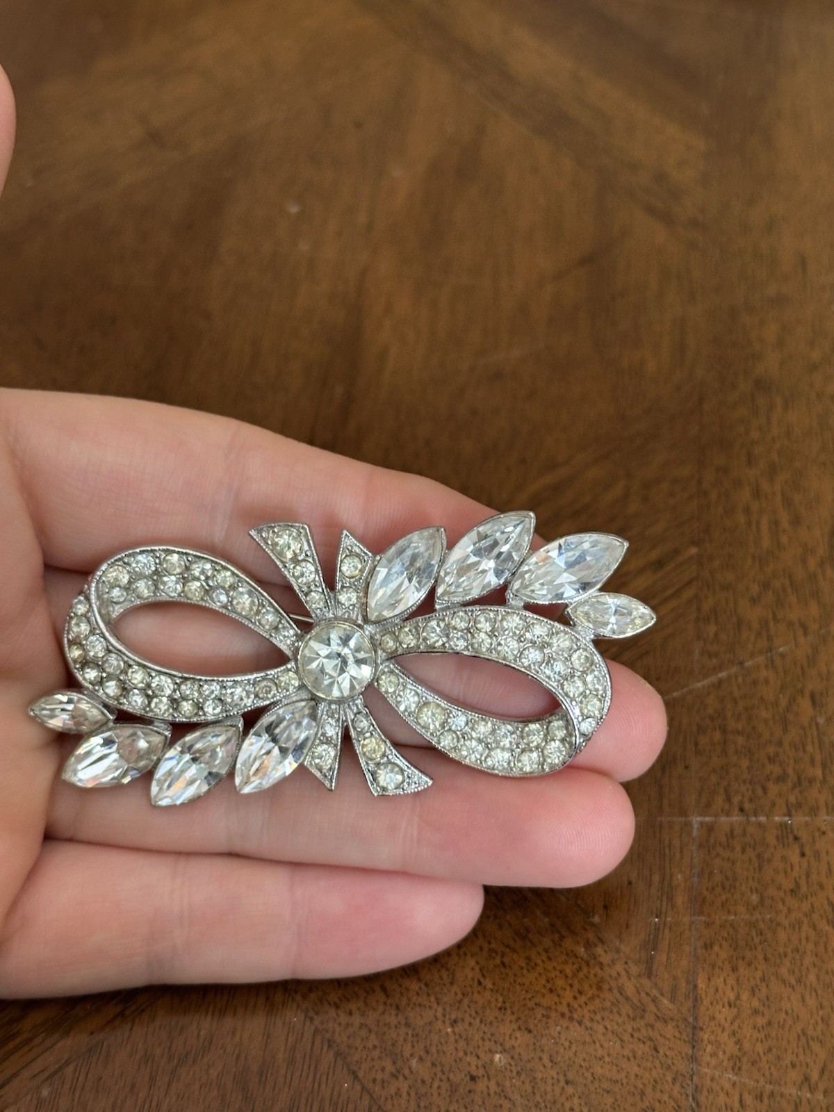 Vintage 1950’s/1960’s Rhinestone Ribbon Bow Brooch Silver Tone Nice!