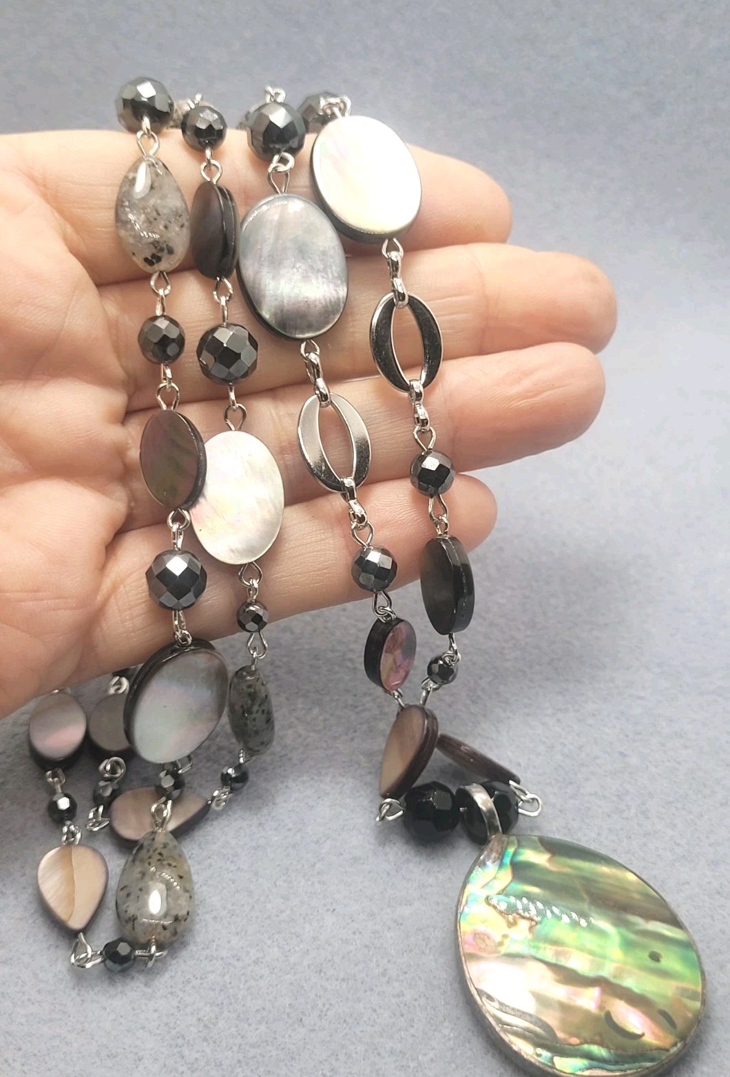 Black and gray mother-of-pearl beads, large iridescent abalone shell pendan, 34″