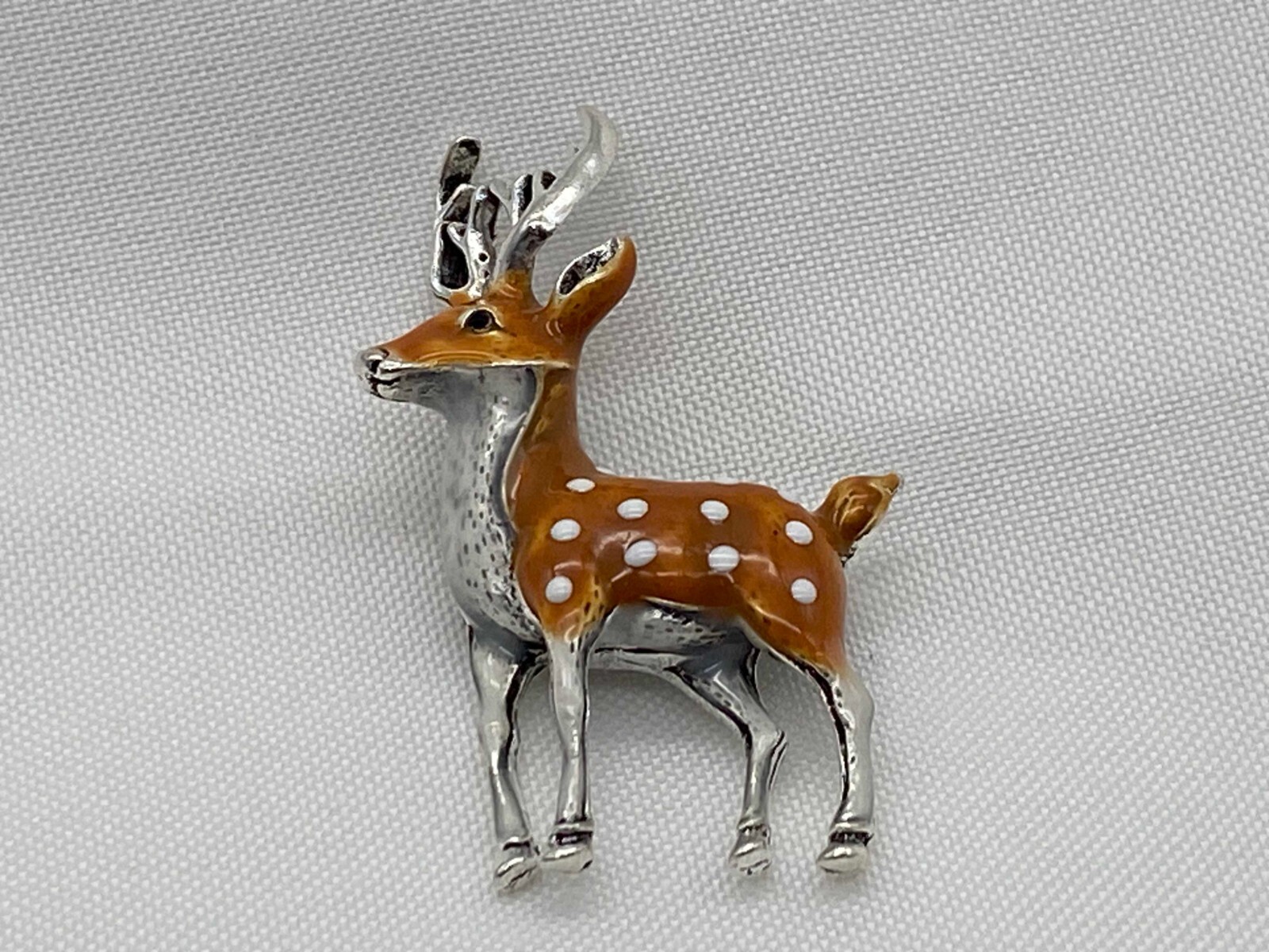 Silver Tone Brown & White Deer Fashion Pin 1″