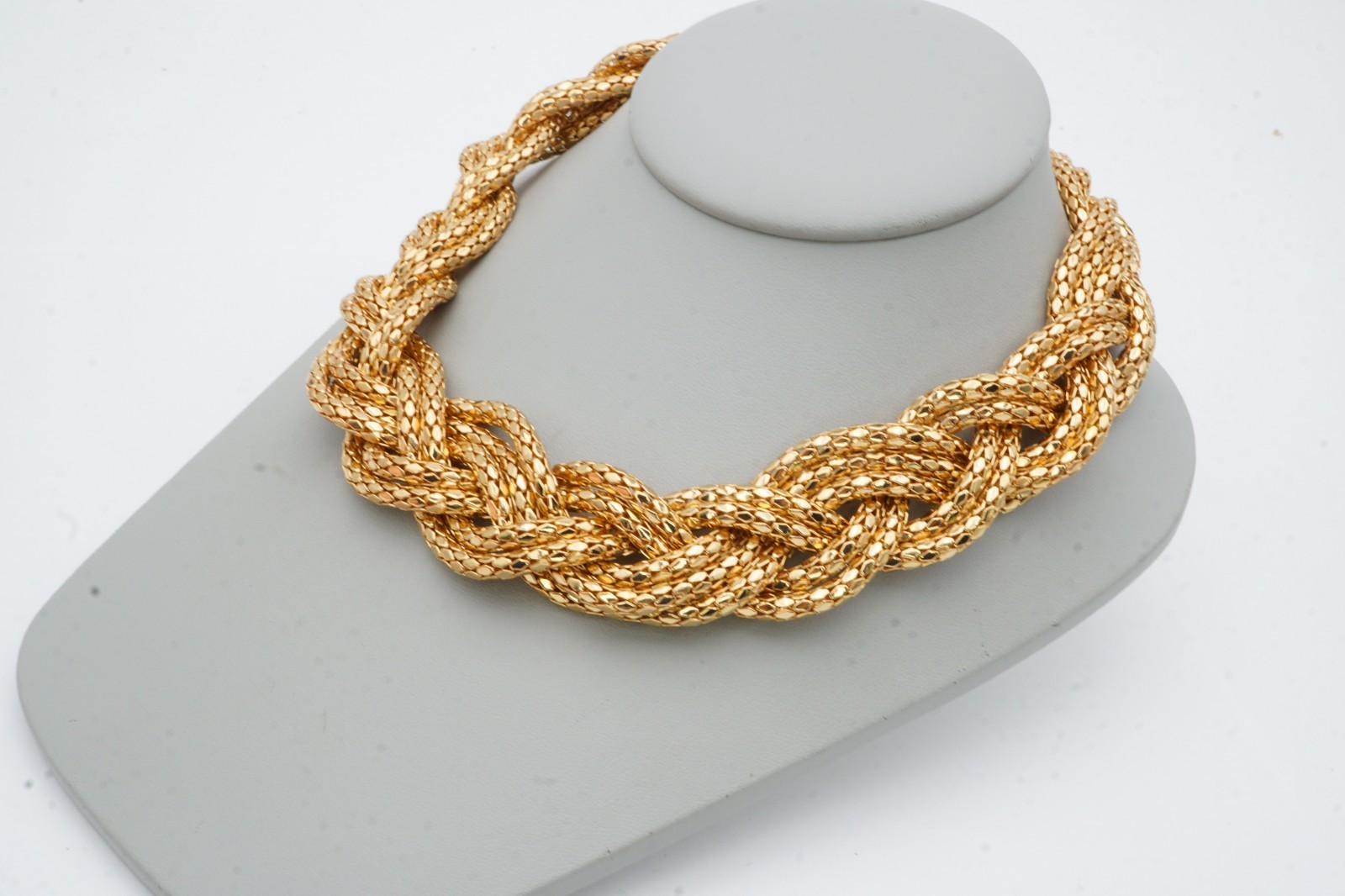 Vintage Necklace Gold Tone Braided Mesh 19″
