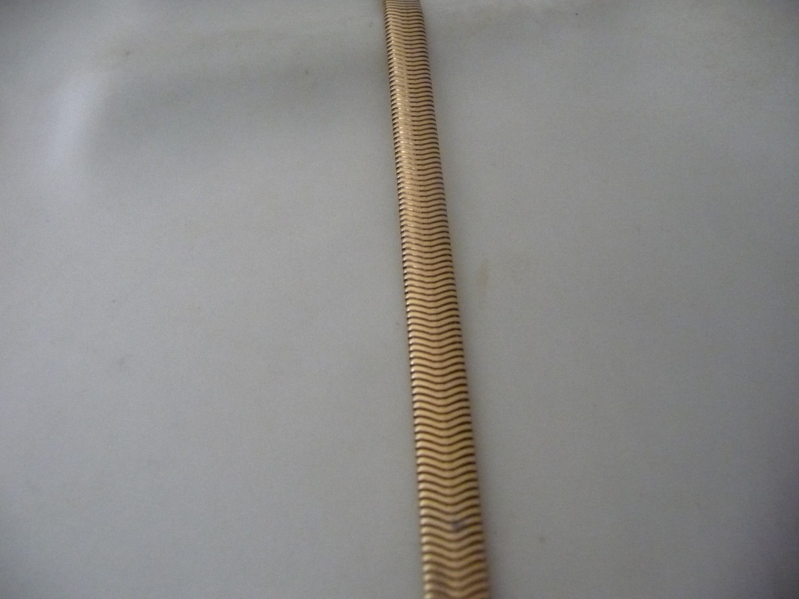 16” L X 1/4” W GOLD TONE SNAKE CHAIN NECKLACE #29/20