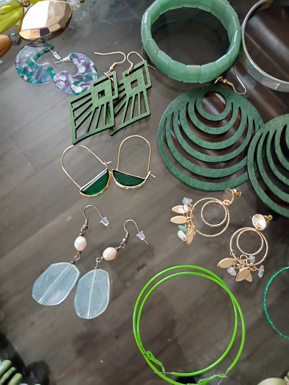 Costume Jewelry: Lot of Green Necklaces Earrings and Bracelets Vintage to Modern