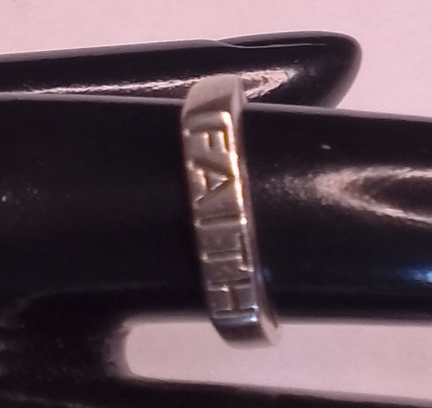 925 Sterling Silver Vintage Faith Stamped Square Dome Band Ring Sz 8