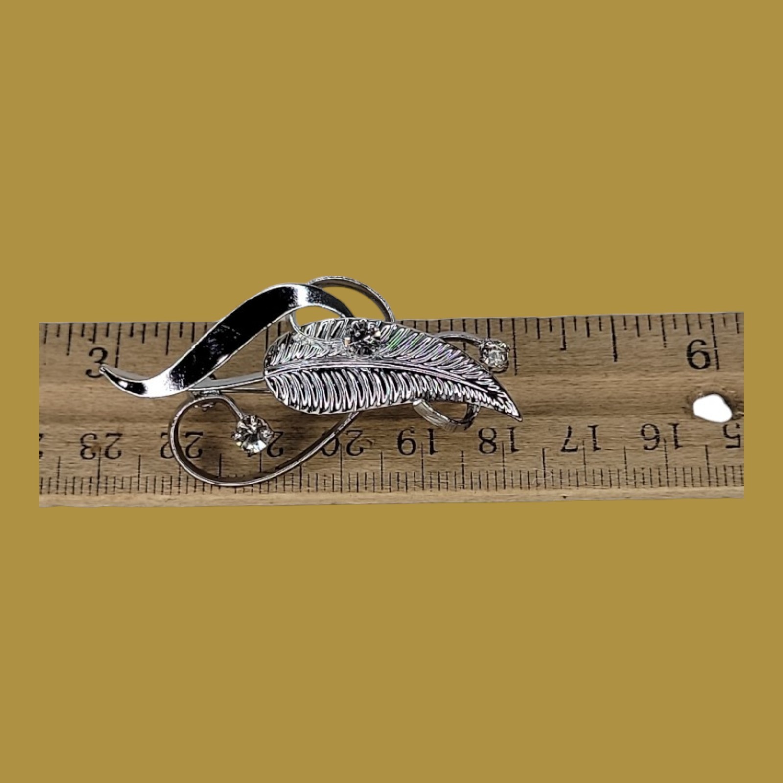 Brooch Pin Silver Tone Leaf Vintage Rhinestone Feather Swirl Textured Metal 3″