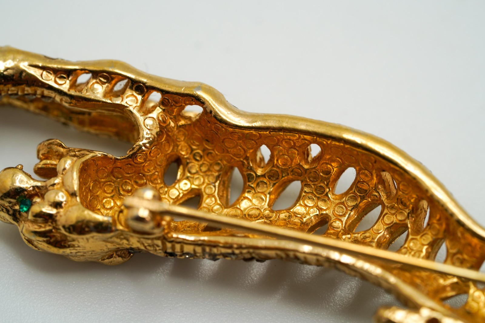 Vintage Gold Tone Tiger Missing Some Rhinestones Brooch 7.5cm JB45
