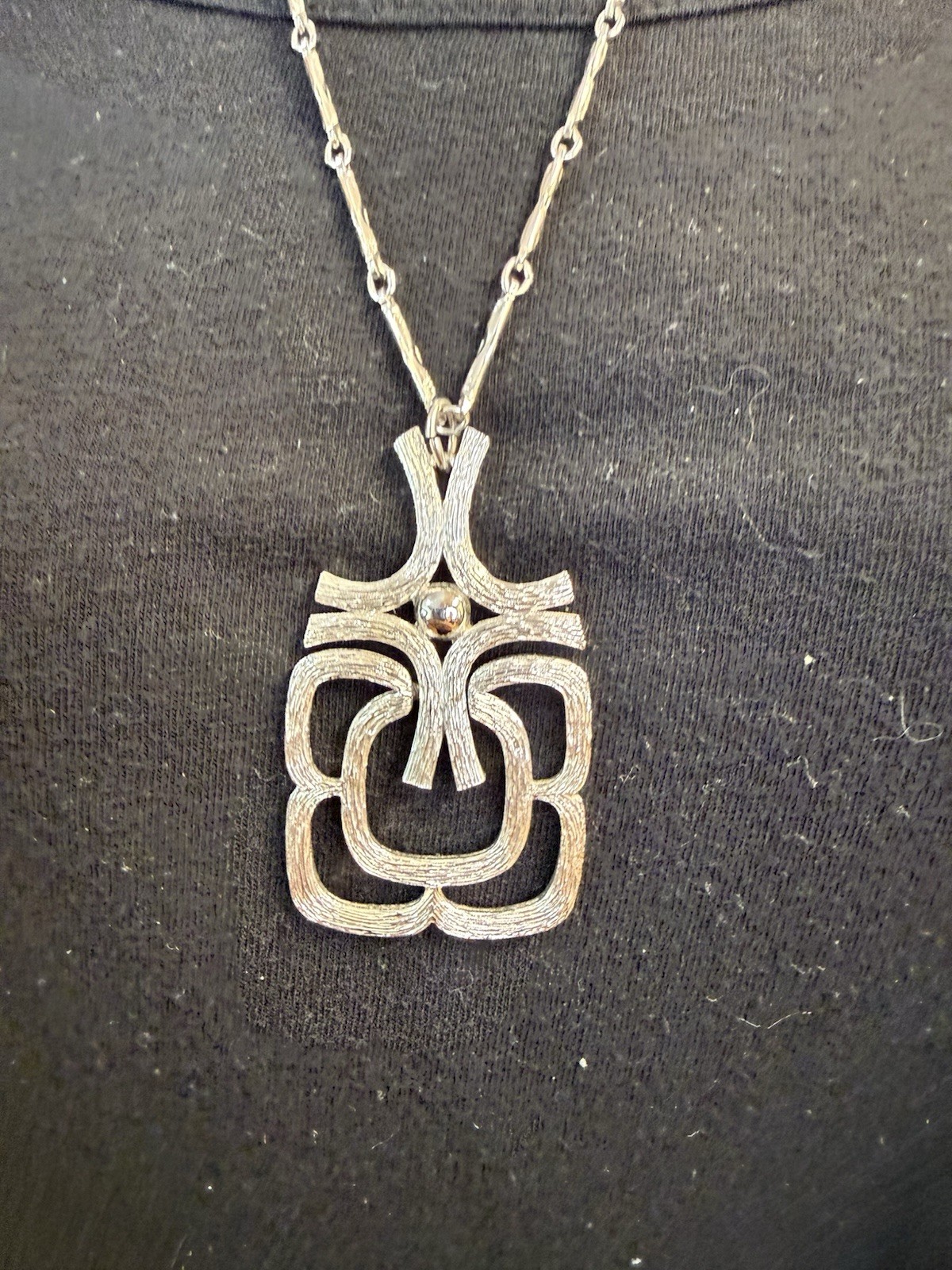 VINTAGE SIGNED AVON SILVERTONE ARTICULATED PENDANT BAR LINK CHAIN NECKLACE 24”