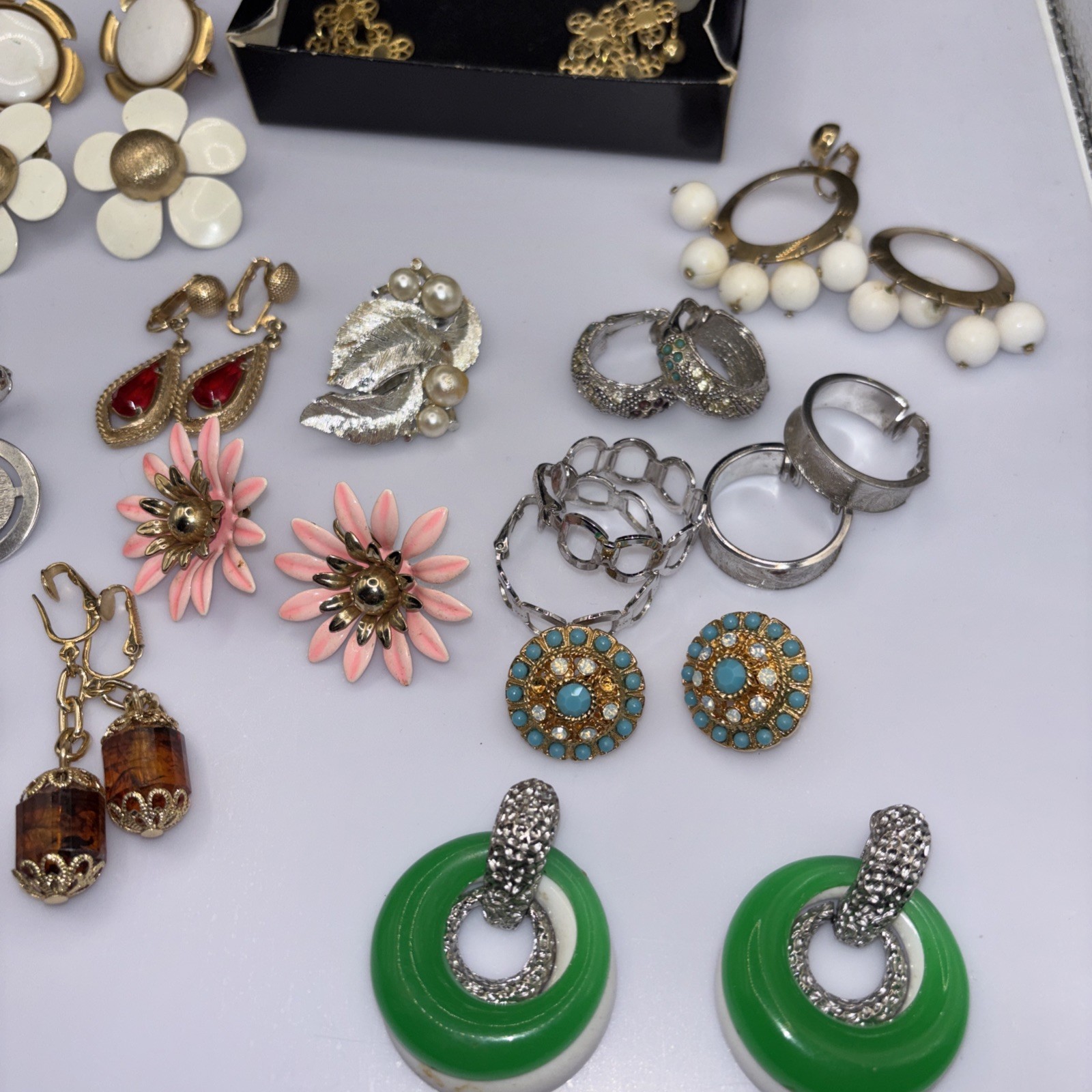 Vtg Sarah Coventry Clip On Earring Jewelry Lot. Estate Auction. See Description