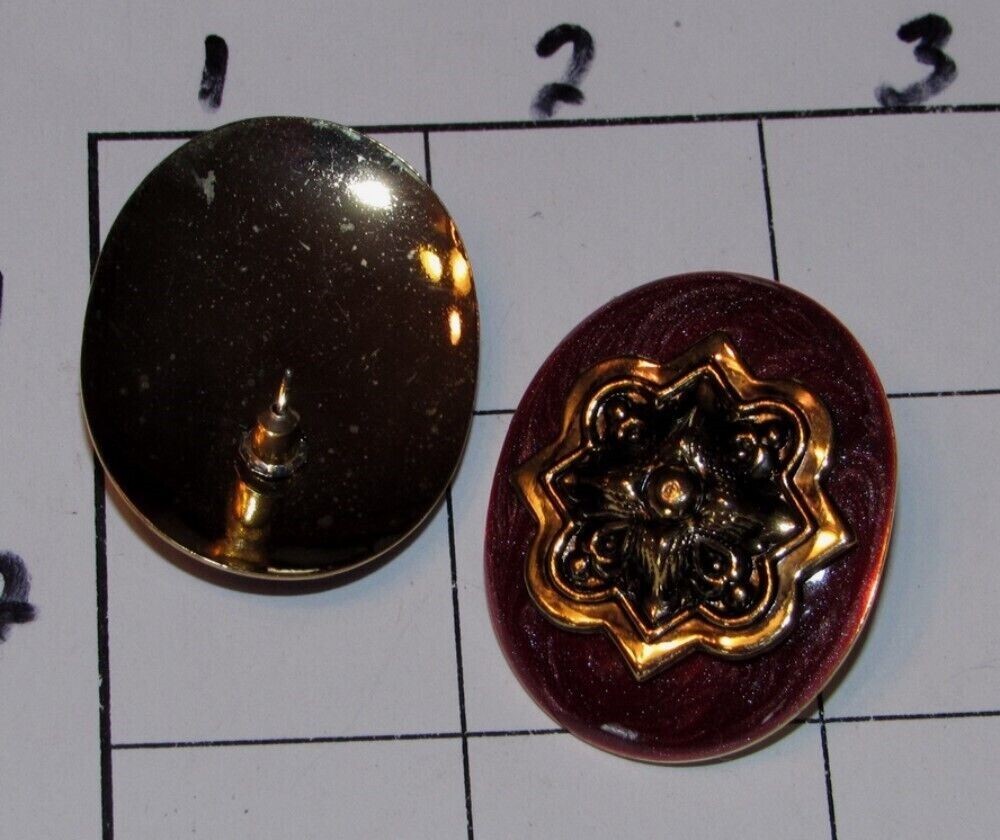 REDISH BROWN MARBLED ENAMEL & GOLD TONE METAL PIERCED EARRINGS H839