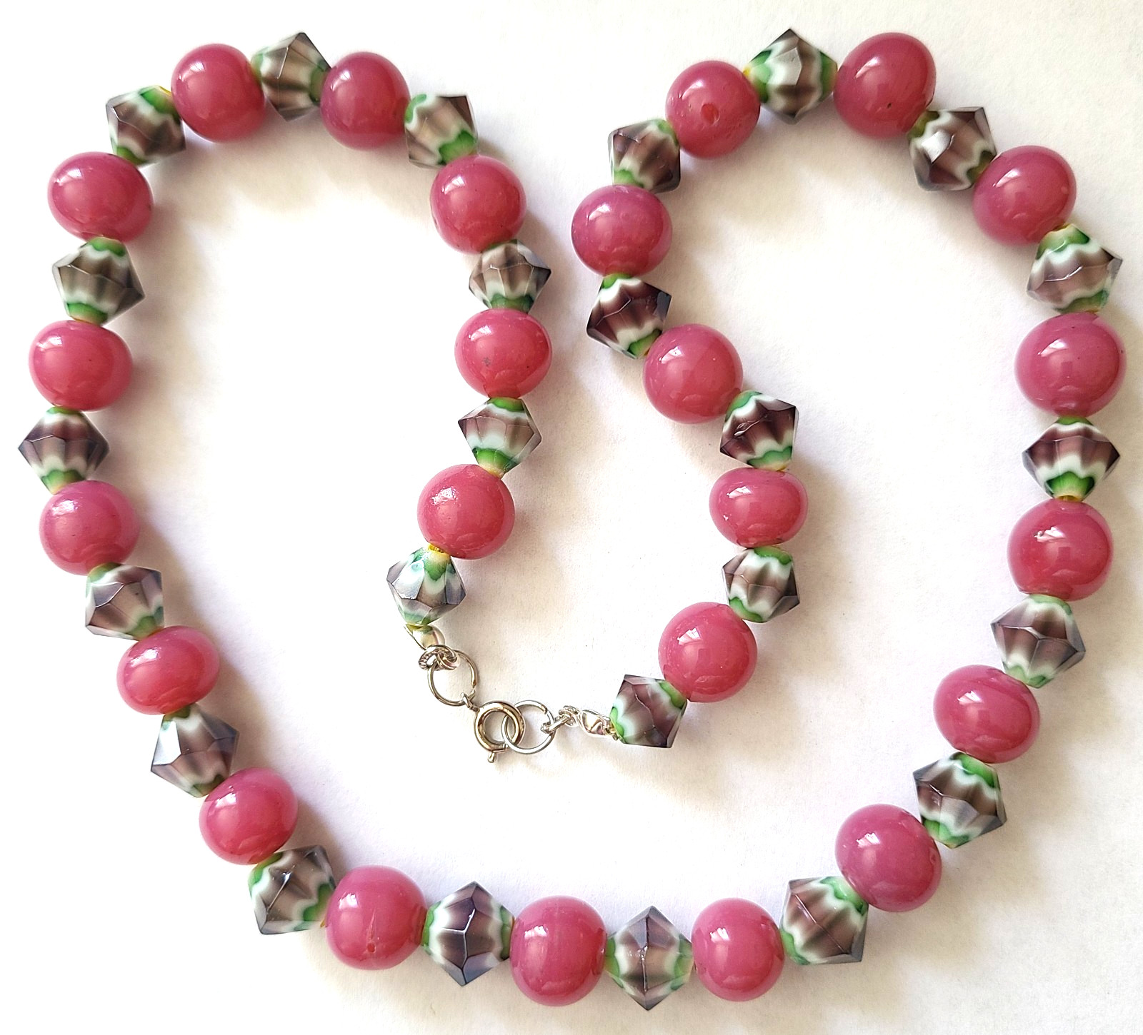 VINTAGE STUNNING SILVER TONE PINK AMETHYST COLOR GLASS NECKLACE