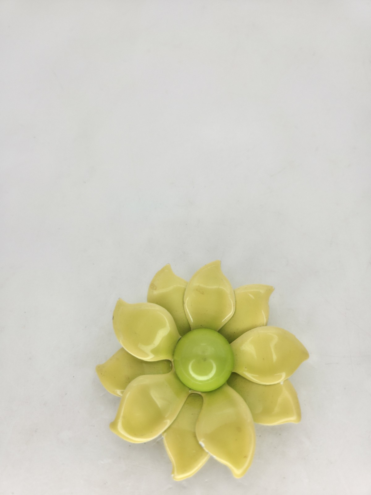 Lime Green Enamel Flower Brooch Mod Pin 2.5″ 60s Style Floral Airbrushed Vtg