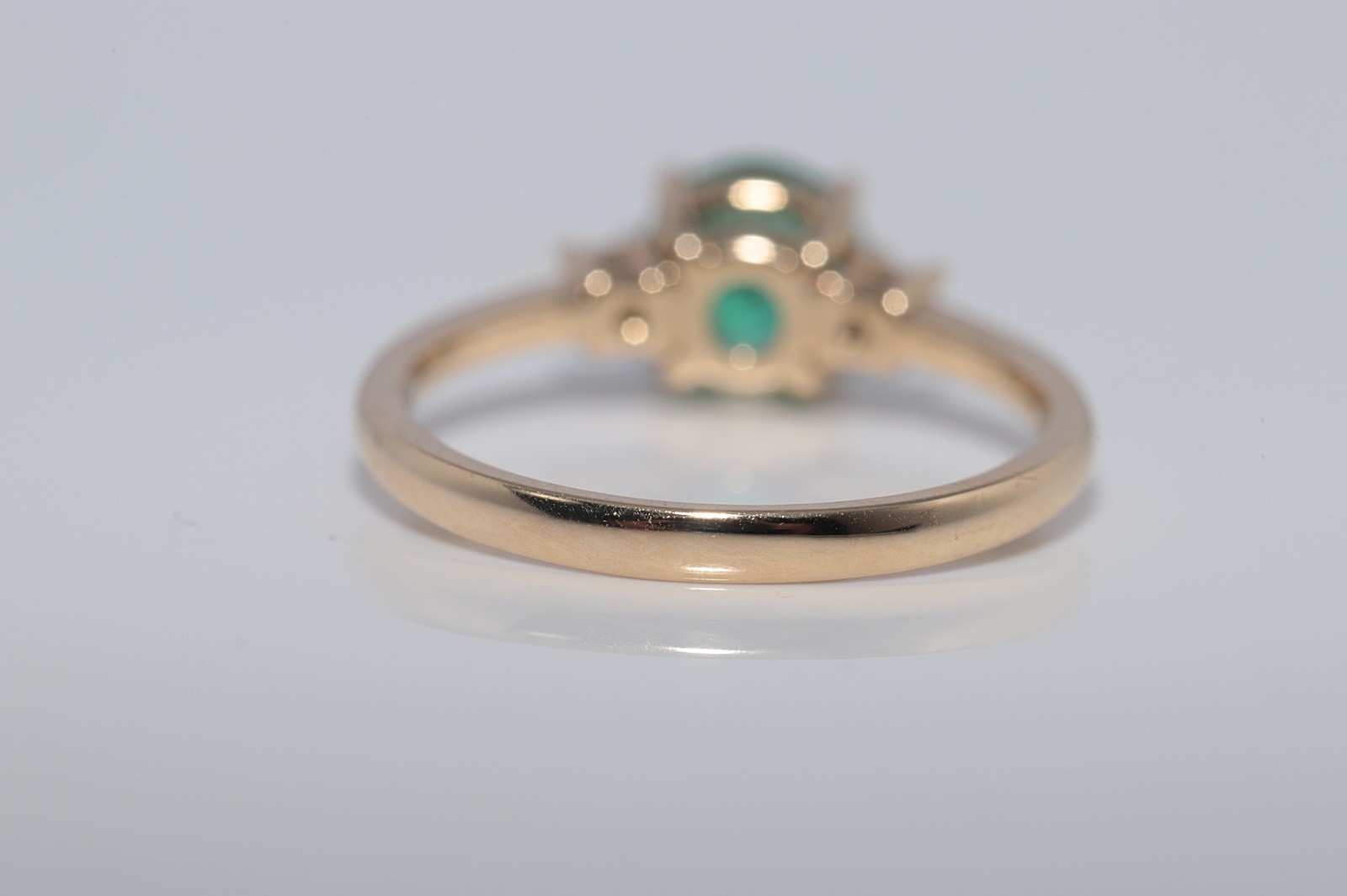 New Made 14k Gold Natural Diamond And Round Cut Emerald Decorated Ring