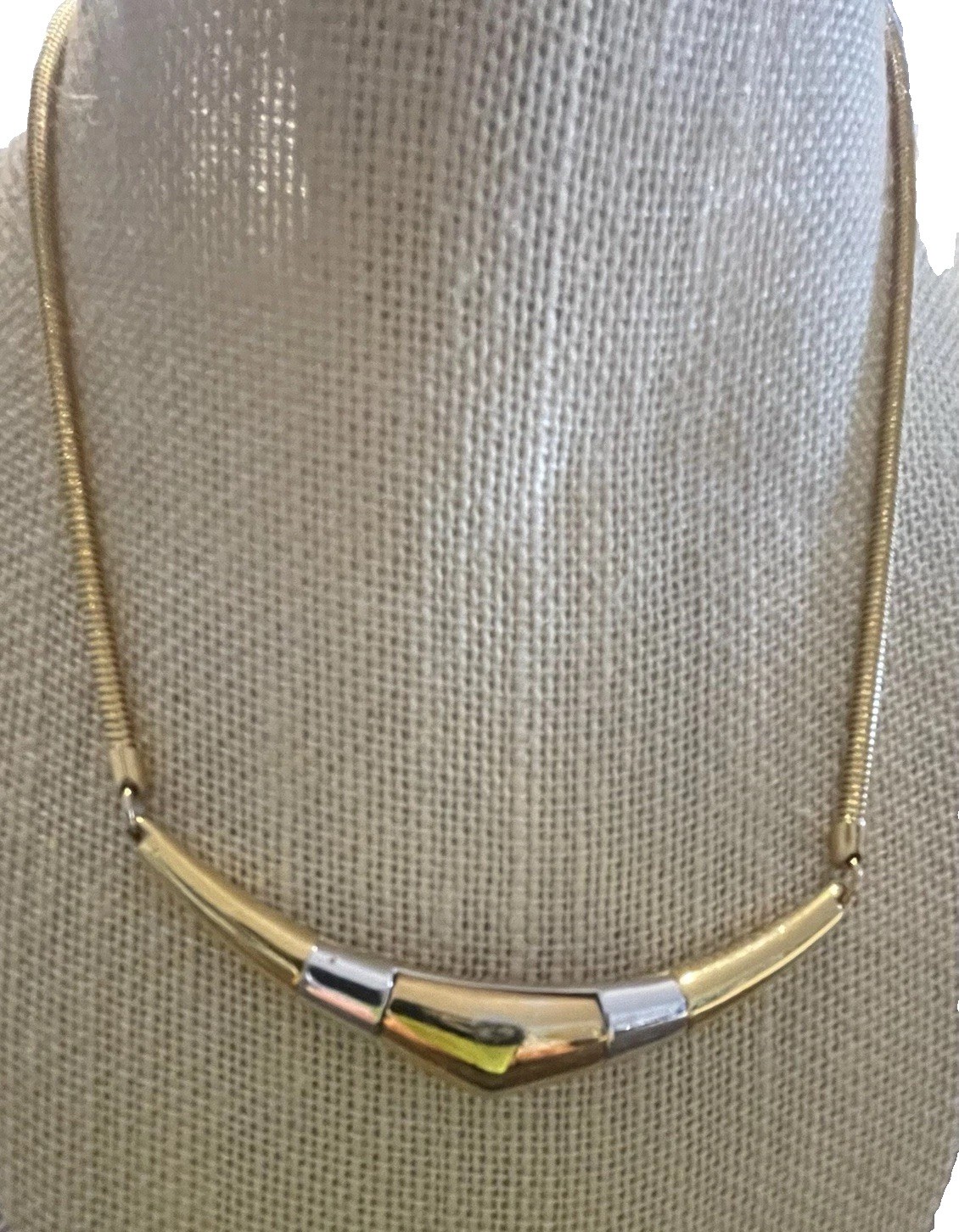 Beautiful Vtg CROWN TRIFARI Chevron V Shaped Necklace 2 Tone 15-17″ ****READ****