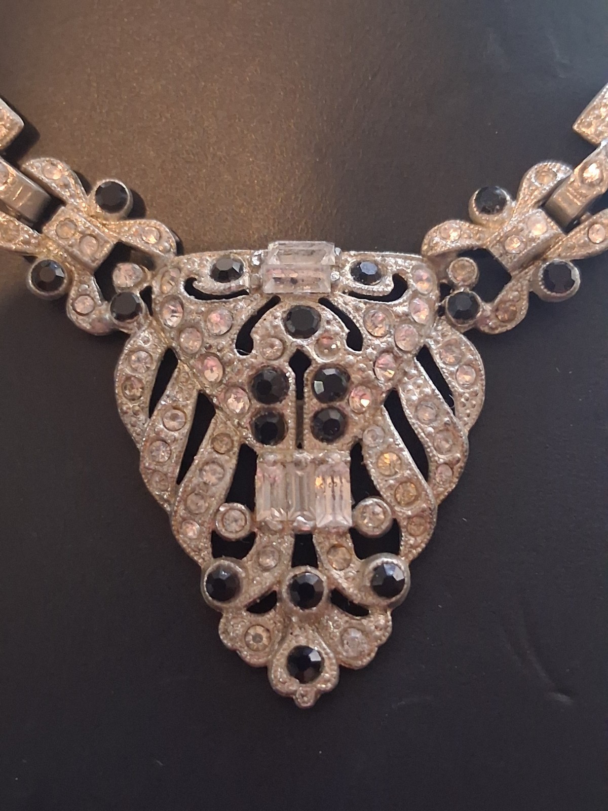 Art deco pot metal geometric style necklace w/black & clear stones