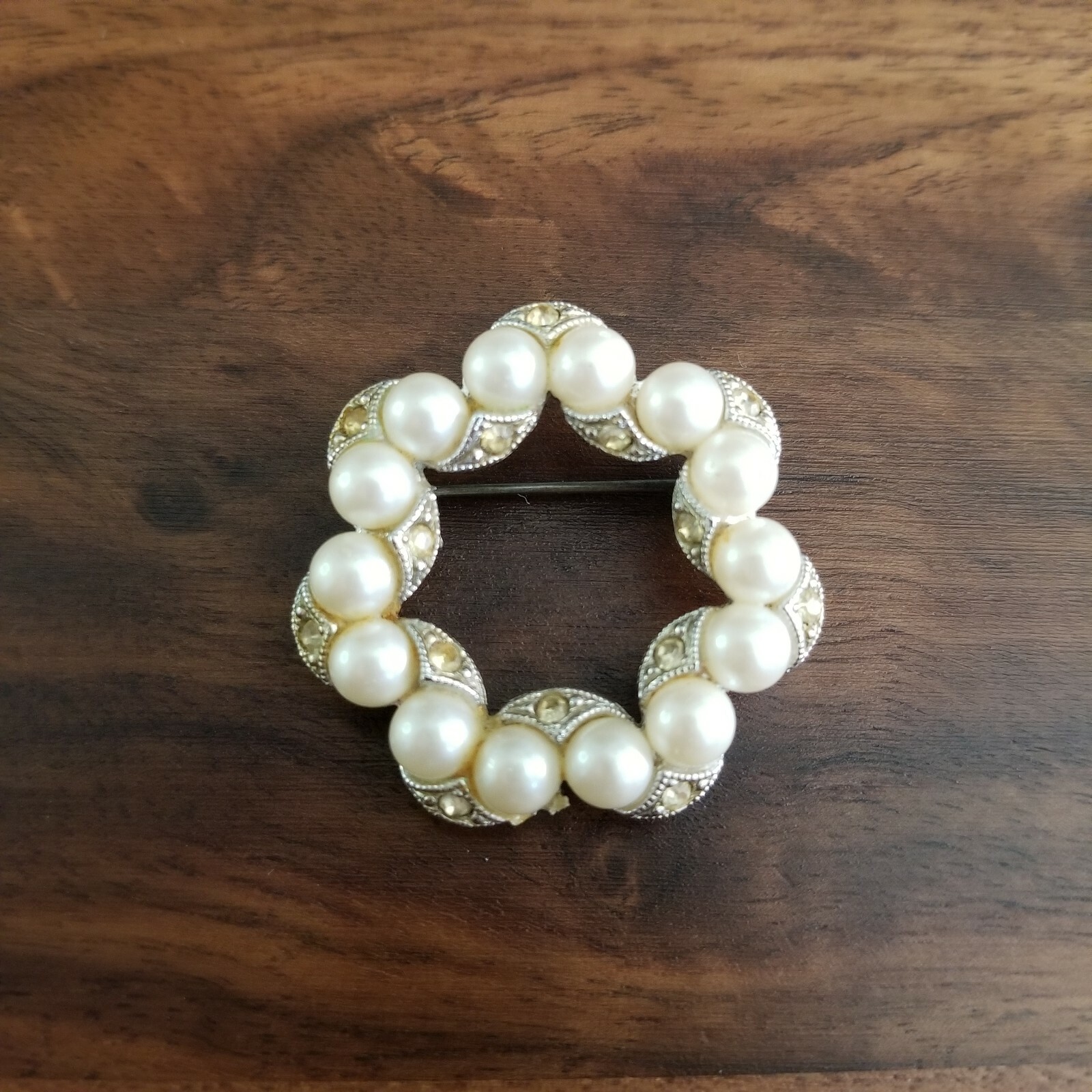 Vintage Silver Tone Circle of Faux Pearls & Rhinestones Brooch Pin 1.53″