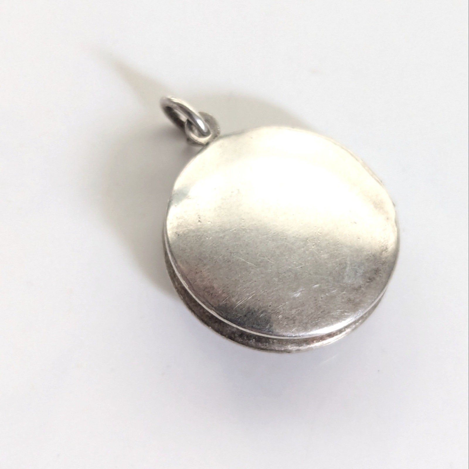 Vintage Estate Silver Tone Victorian Inspired Floral Locket Necklace Pendant
