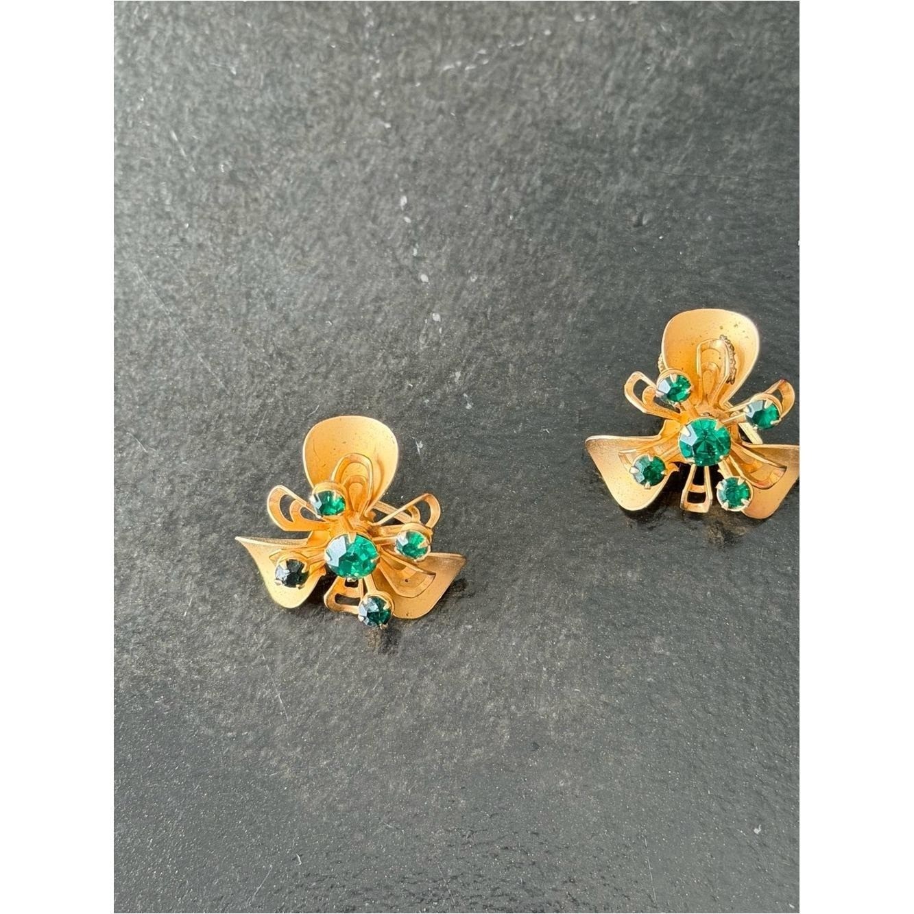 Vintage Floral Spray Bouquet Emerald Green Rhinestone Bouquet Clip On Earrings
