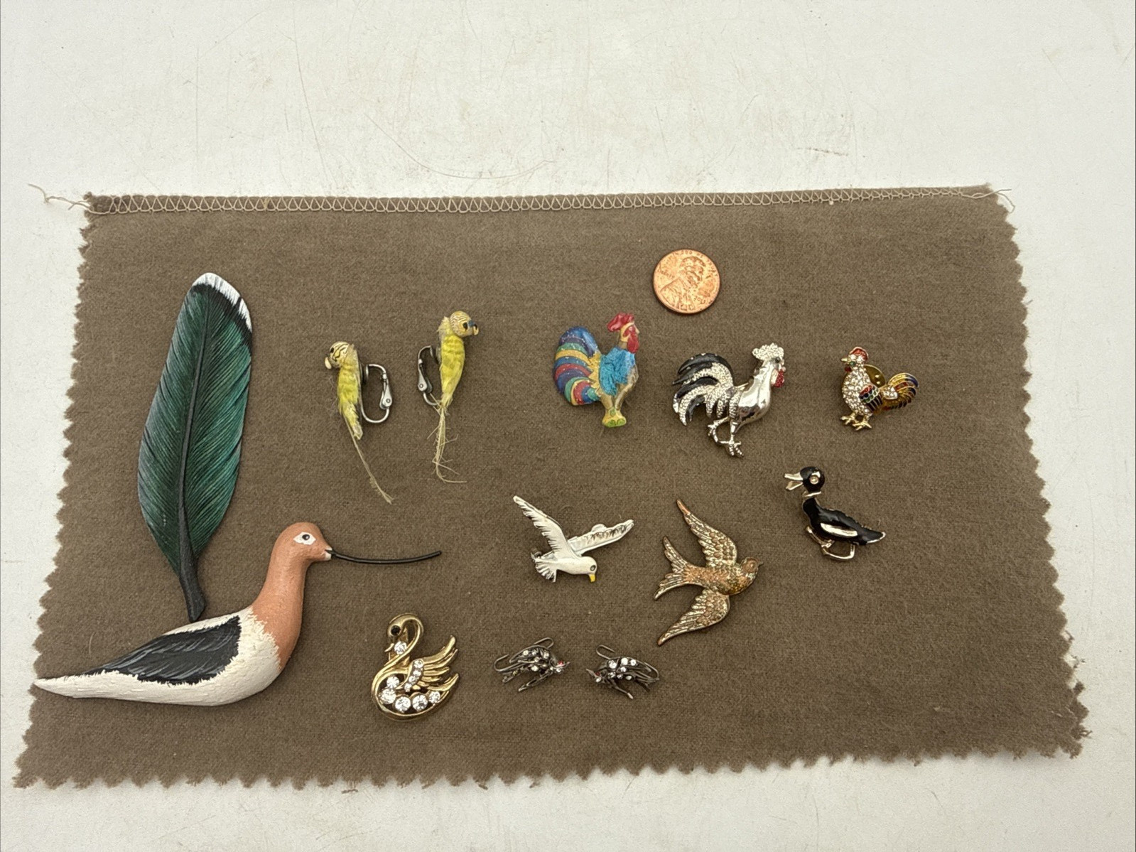 Vintage Mixed Lot of Brooches Pins Animals Gold and Silver Tone Bird Theme