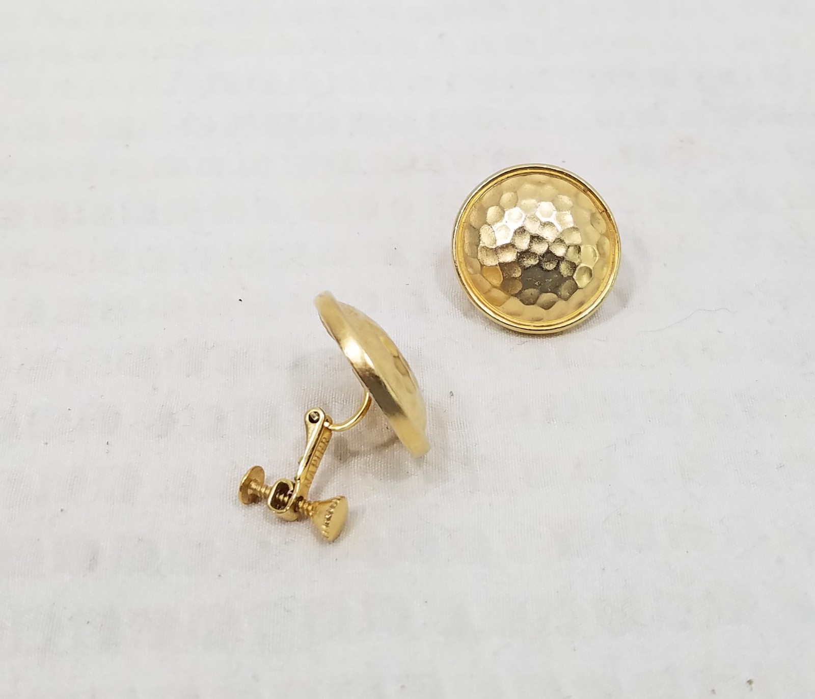 Vintage Signed Napier Hammered Matte Gold Tone Round Adjustable Clip On Earrings
