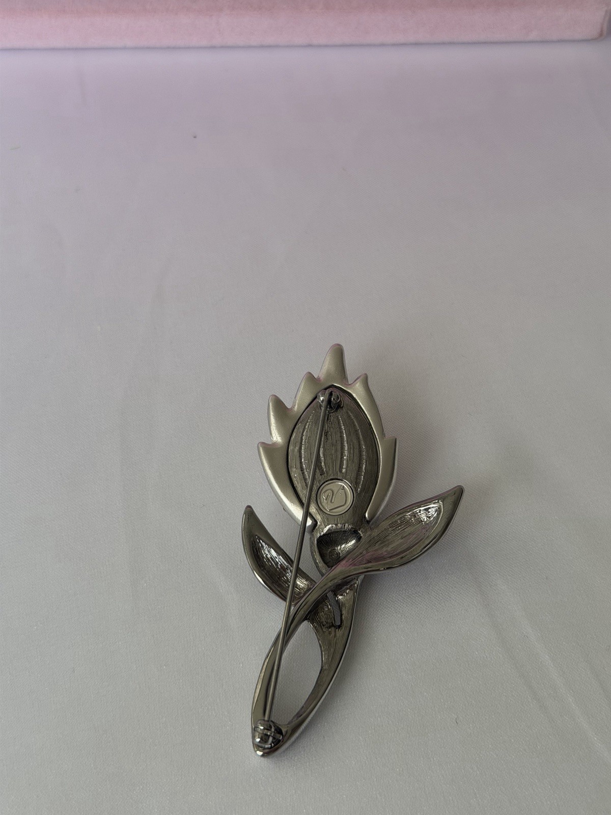 VINTAGE SWAROVSKI STUNNING AUSTRIAN CRYSTAL ROSE BROOCH FLOWER PIN SIGNED !!