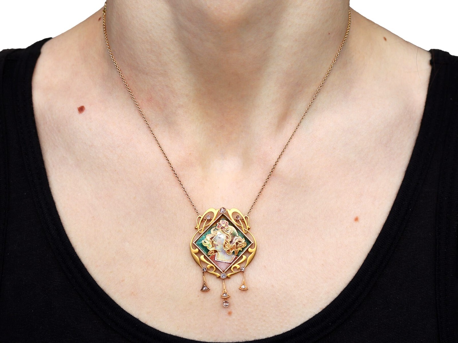 Art Nouveau 0.35Ct Diamond, Enamel and 18k Yellow Gold Pendant Circa 1910