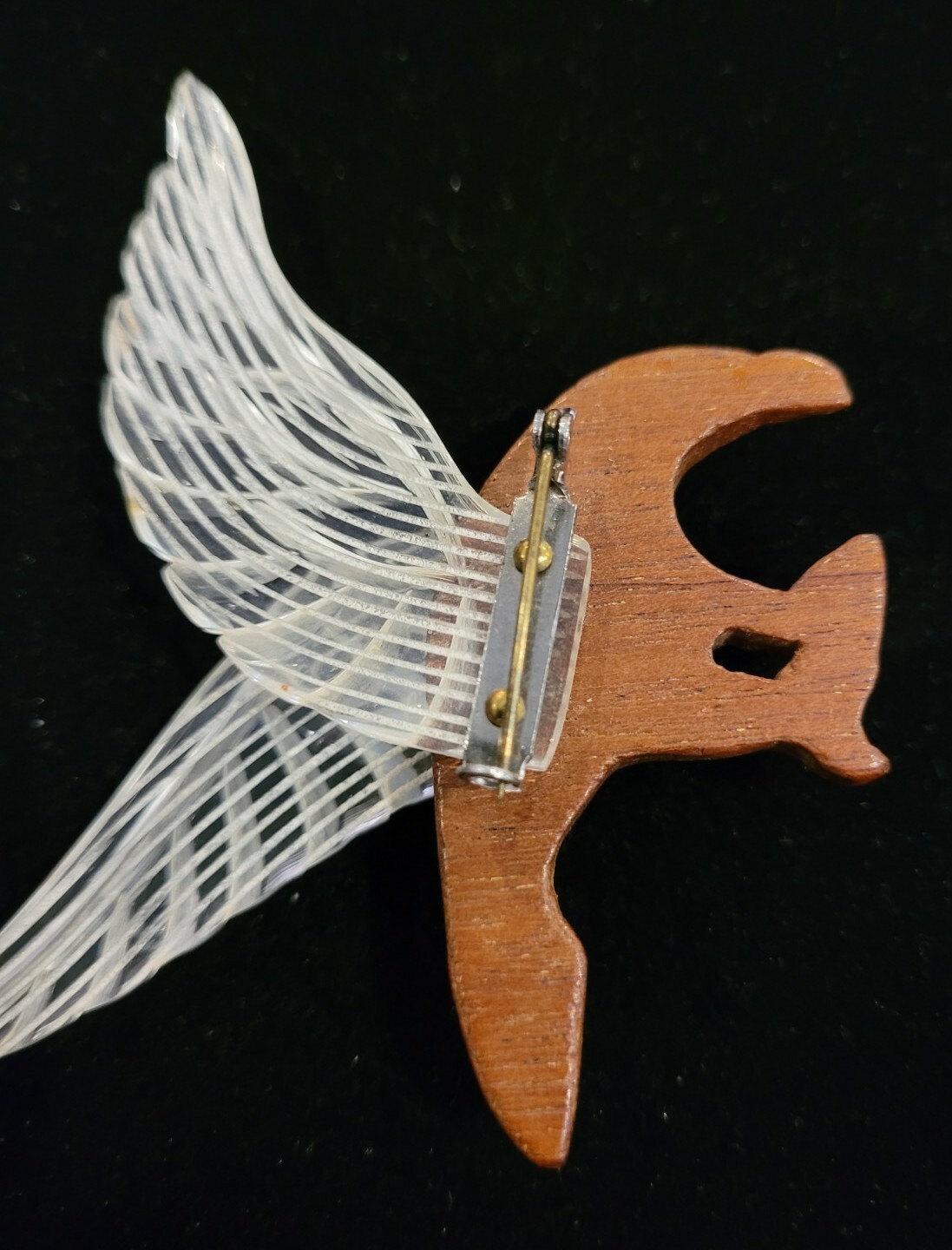 Vintage Unsigned 1940’s Carved Clear Lucite and Wood Eagle Bird Brooch Pin