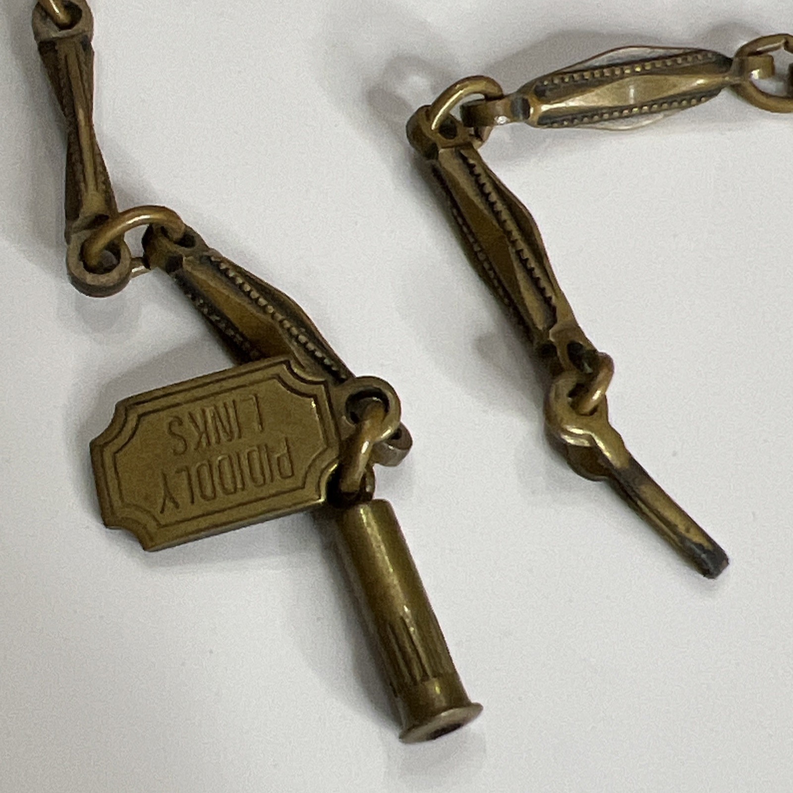 Pididdly Links Floral Locket Necklace Brass Tone Victorian Antique Style 20”