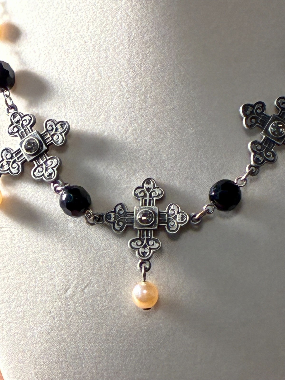 Ben Amun Choker – 3 Crosses Gothic Punk Art Deco-Silver-Tone-Faux Pearls -Beads